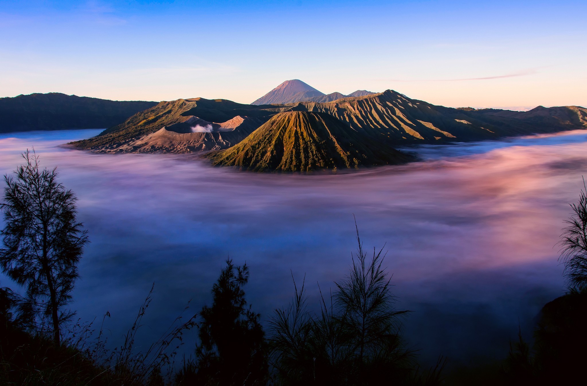 Stratovolcano Bromo, Indonesia
