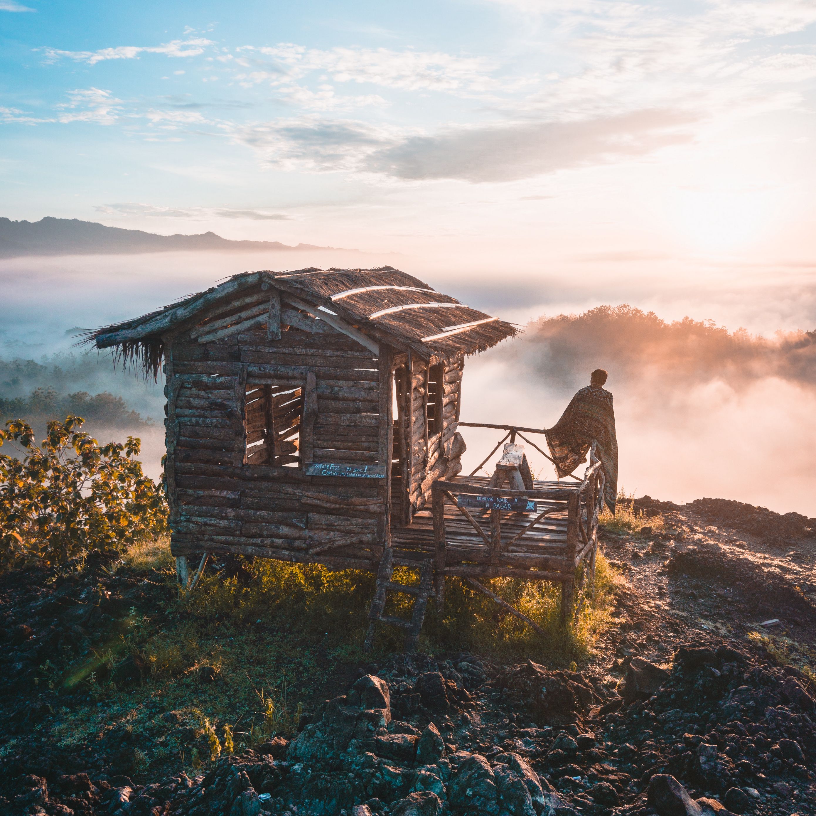 Download wallpaper 2780x2780 mountains, solitude, house, alone, indonesia ipad air, ipad air 2, ipad 3, ipad 4, ipad mini 2, ipad mini 3, ipad mini 4, ipad pro 9.7 for parallax HD background