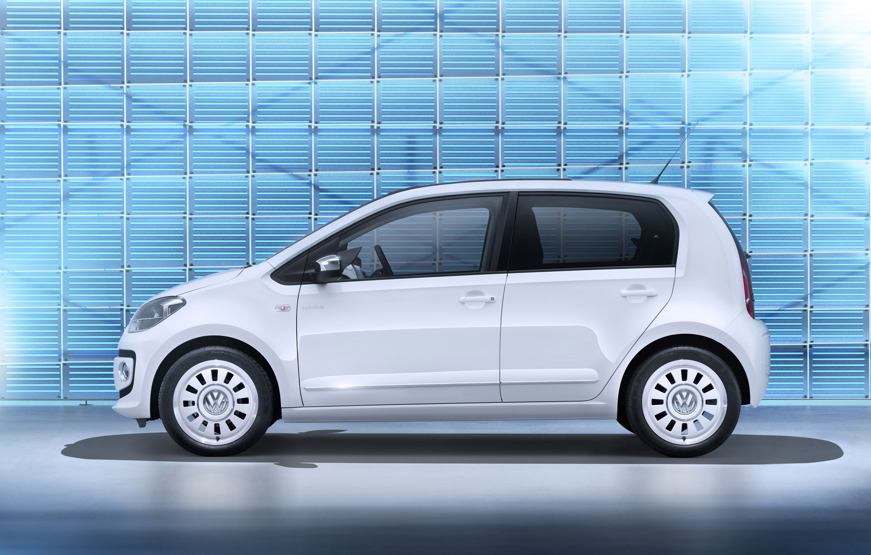 Volkswagen Up! 5 Door 3 Of 5