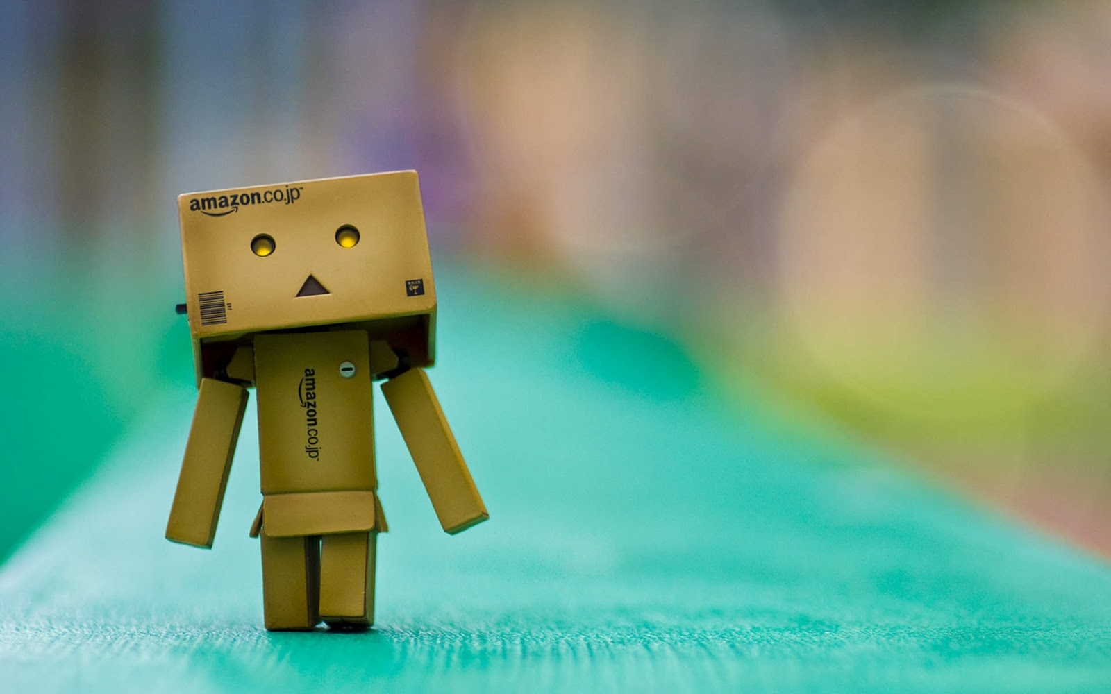 Wallpaper Collection For Your Computer and Mobile Phones: Lonely Danbo Wallpaper