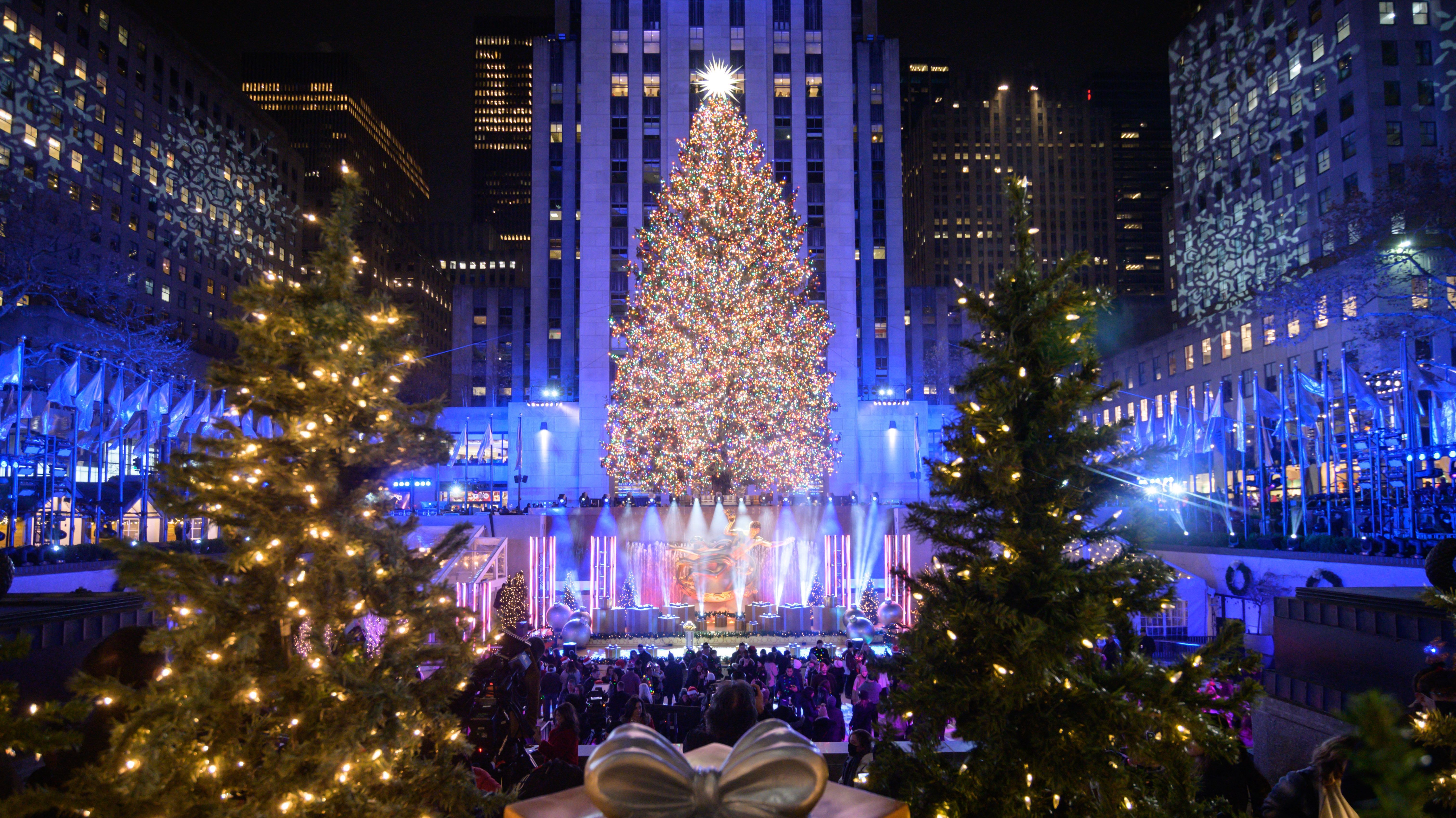 NYC holiday shopping is on, but business owners are anxious