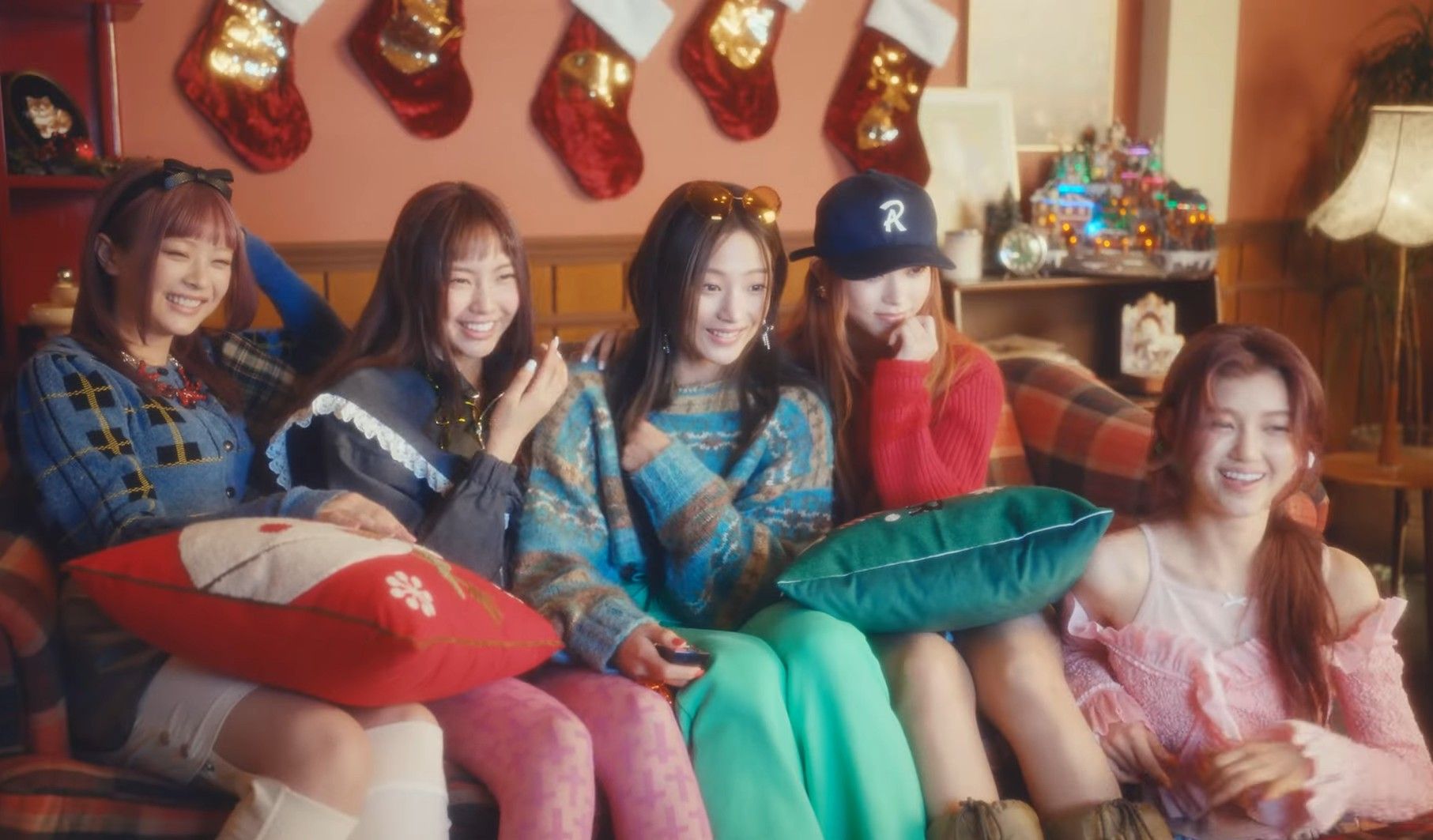 Newjeans Holiday Special. Holiday specials, New jeans style, Extended play