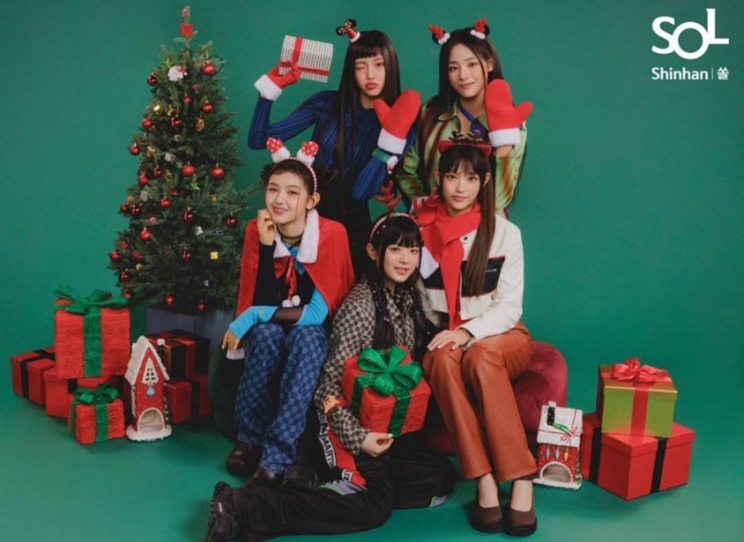 NewJeans x Shinhan Bank for New SOL Photo Releases