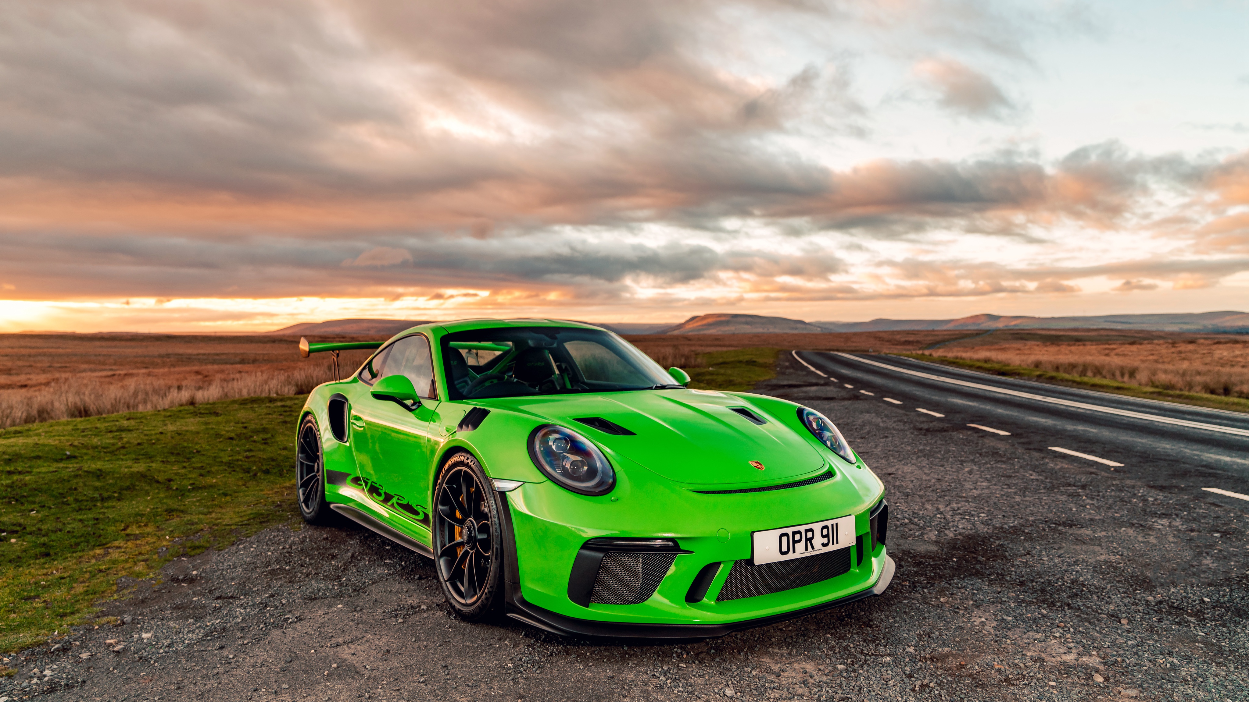 Desktop Wallpaper Porsche 911 2018 GT3 RS Yellow green 4096x2304
