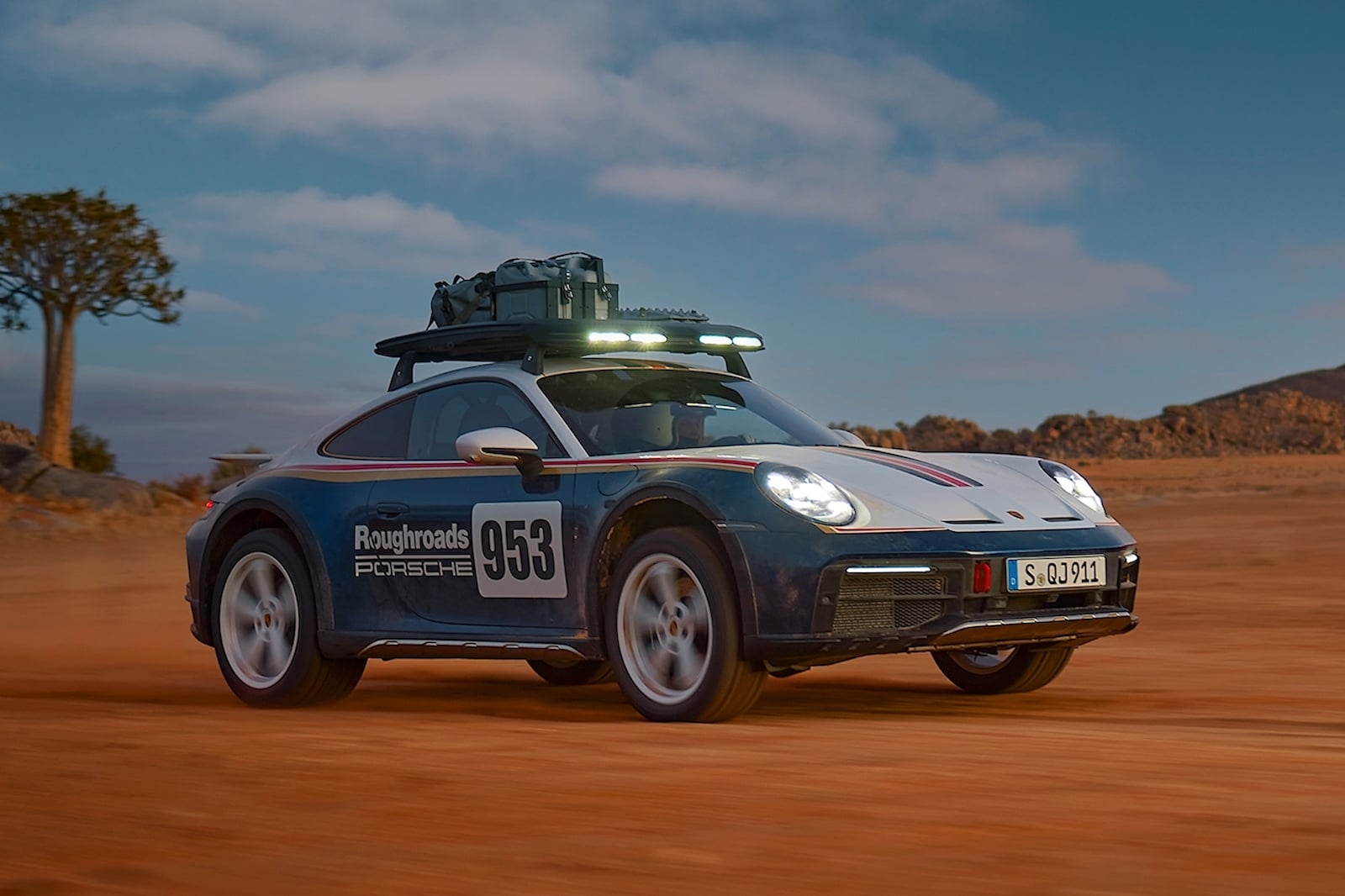 2023 Porsche 911 Dakar Exterior Colors & Dimensions: Length, Width, Tires