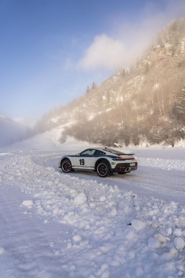 2023 Porsche 911 ( 992 ) Dakar Rallye 1974 quality free high resolution car image