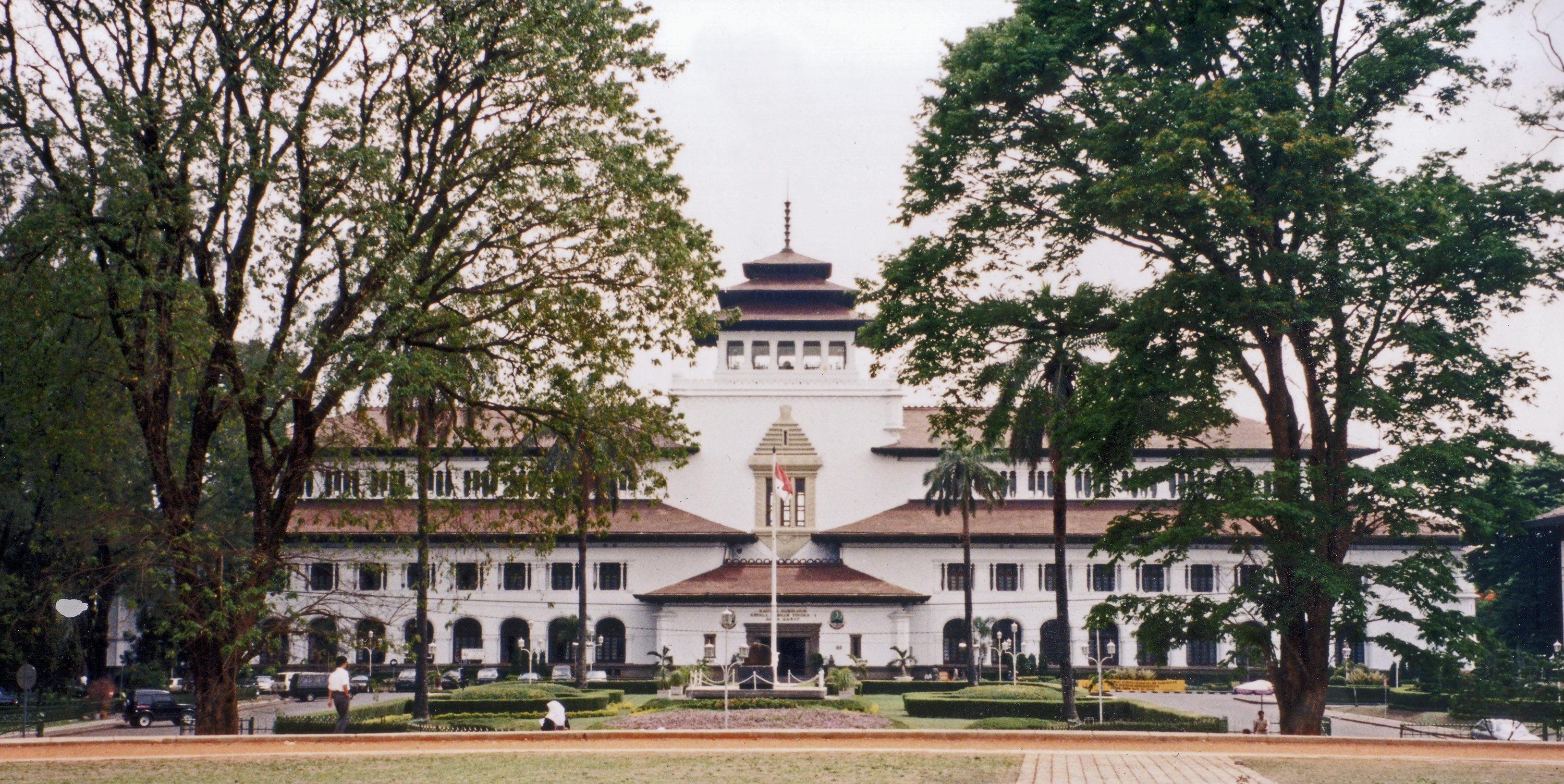 Gedung Sate (Bandung). Life After People Fanon