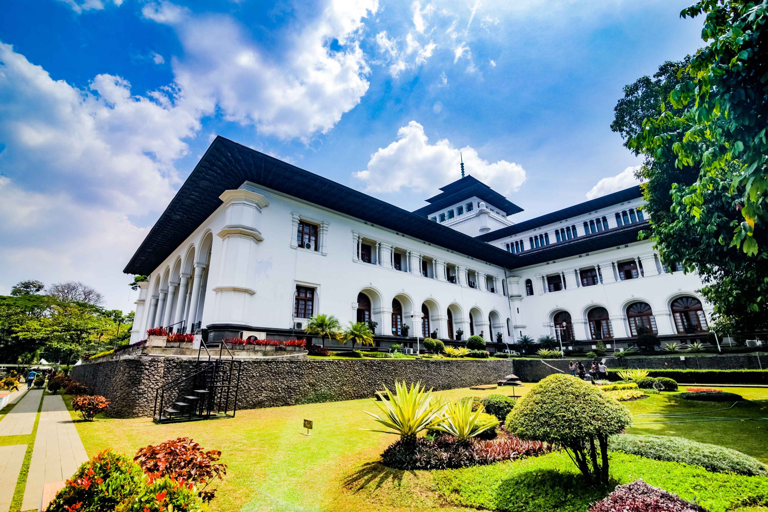 Gedung Sate Shutterstock_1154556376 Plus Asia