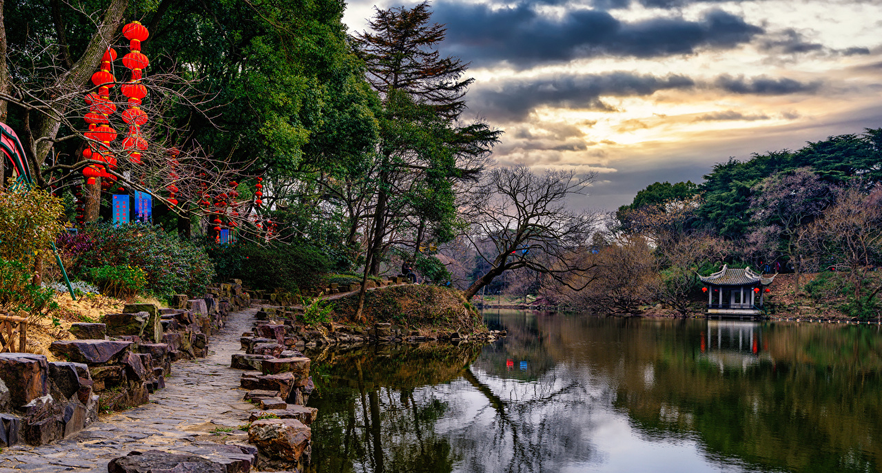Desktop Wallpaper China Lantern Wuxi path Nature Lake Trees