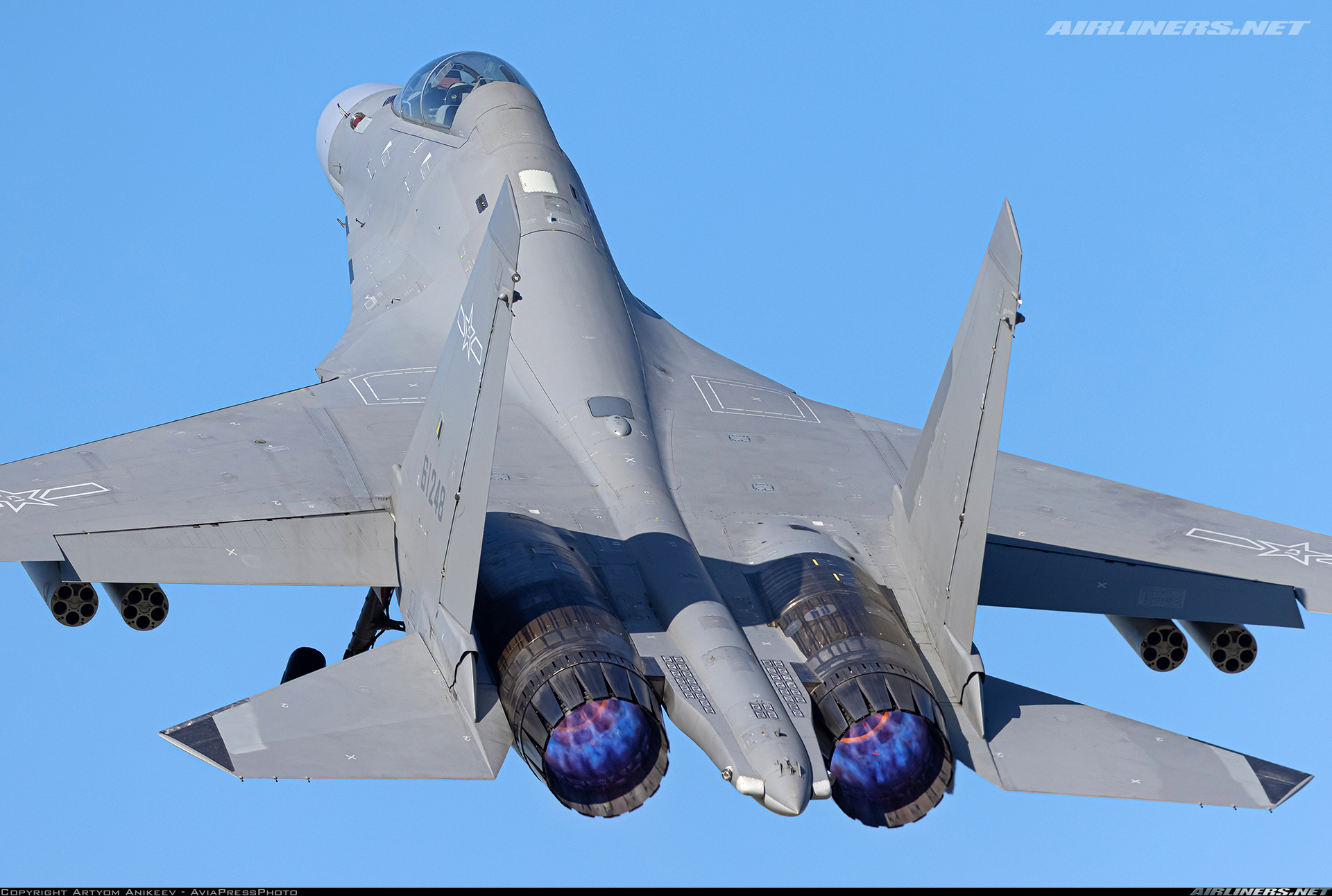 Shenyang J 16 Force. Aviation Photo