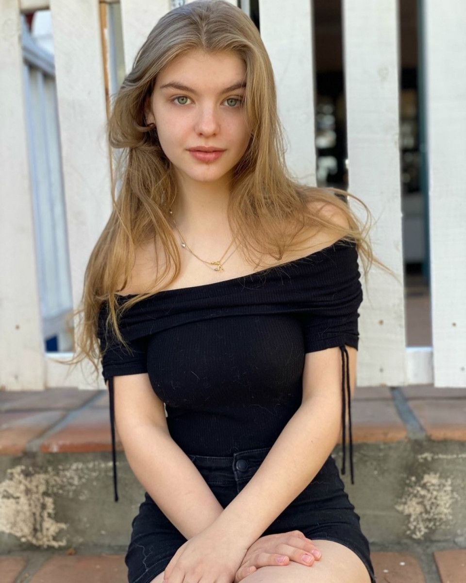 Lyliana Wray wallpaper