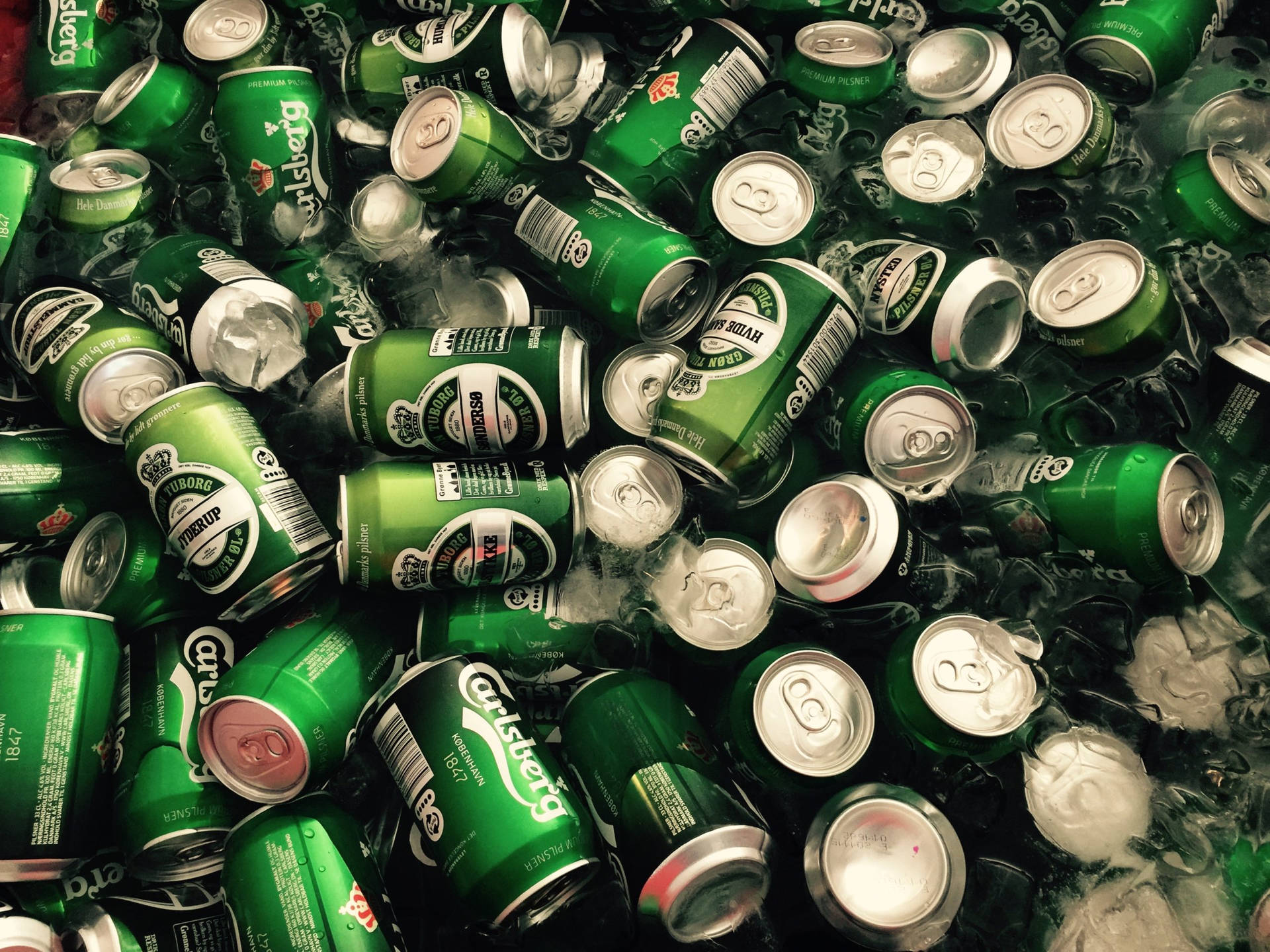 Download Carlsberg Beer Alcoholic Drink Cans Wallpaper