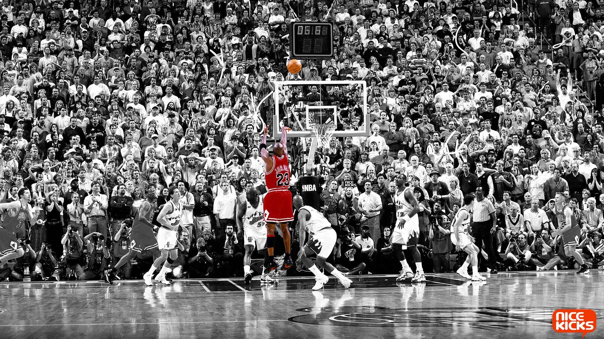 Black and white red basketball Michael Jordan selective coloring wallpaperx1080