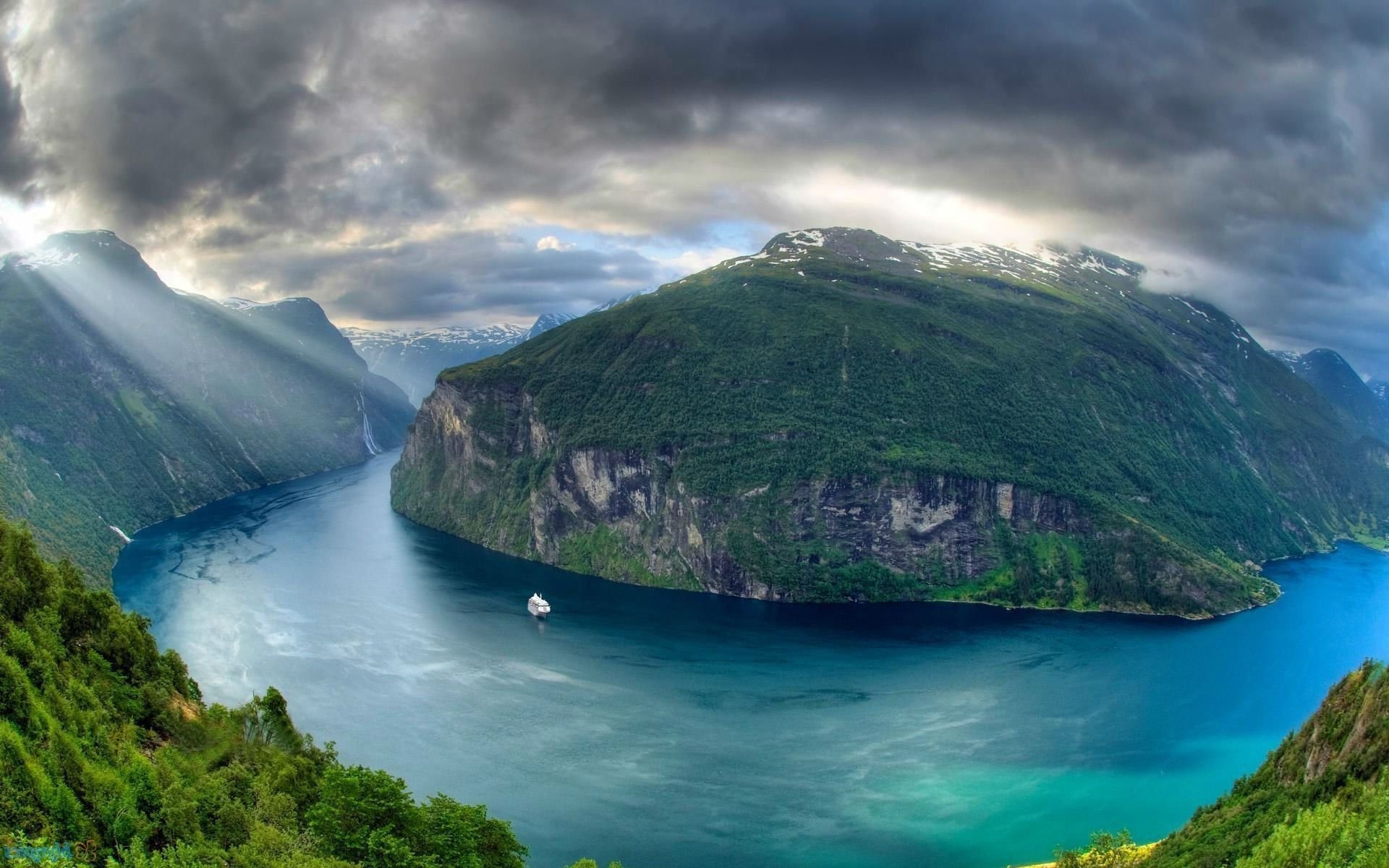 Geirangerfjord HD Wallpaper