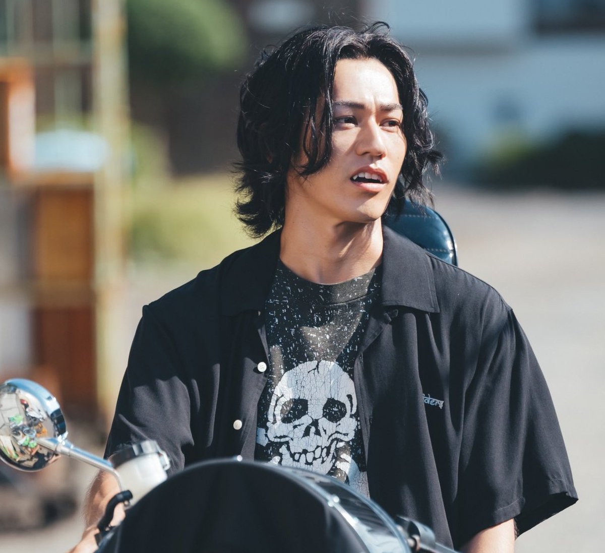 ˓ ruyi.: Nagayama Kento is the oldest among Tokyo Revengers casts and I think he had more pressure than us to put on his high school uniform (laughs). Kento: I'm the oldest and I have to do more actions, I'm so tired. LMAO