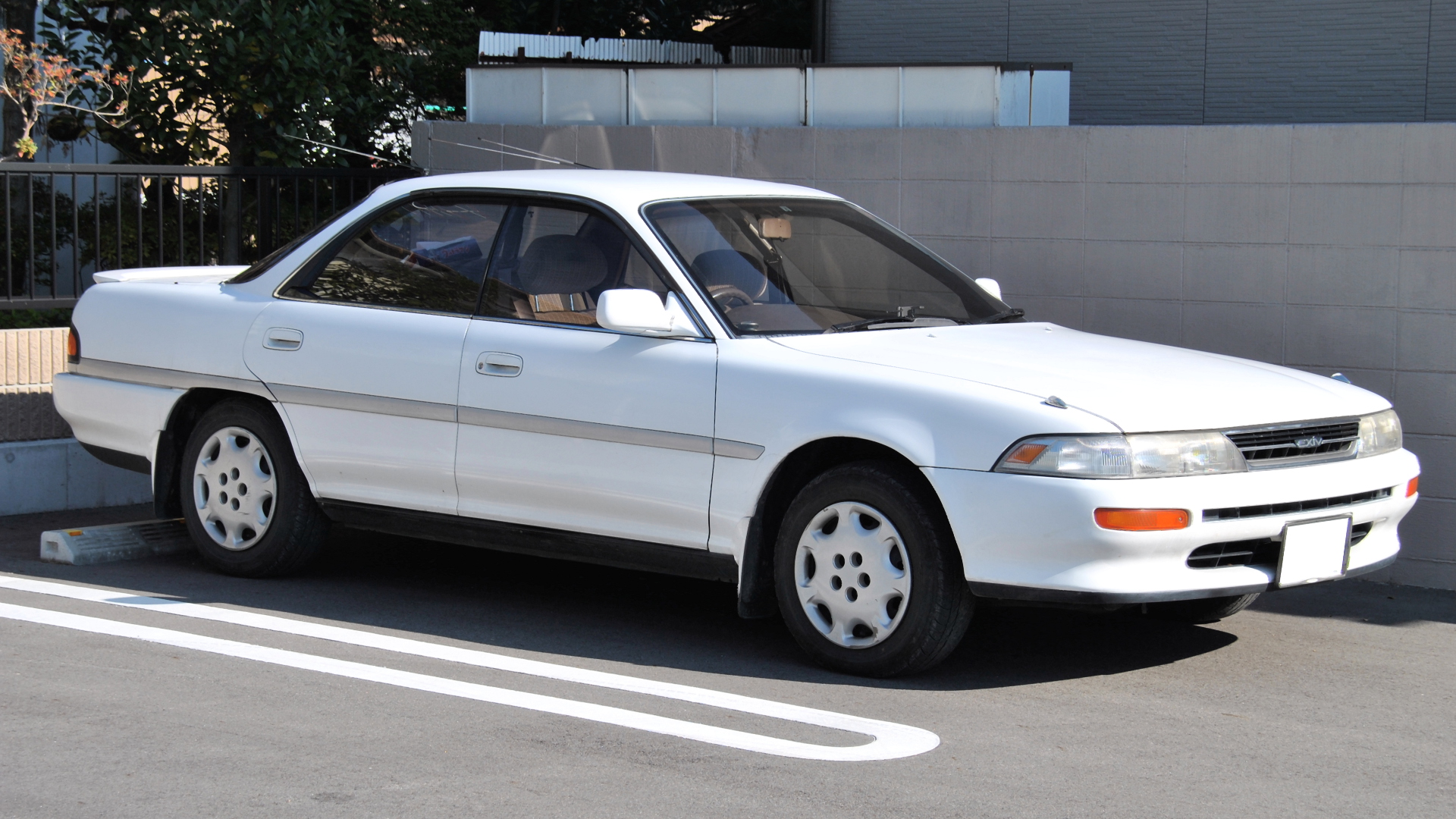 Toyota Corona EXiV photo with 6 pics