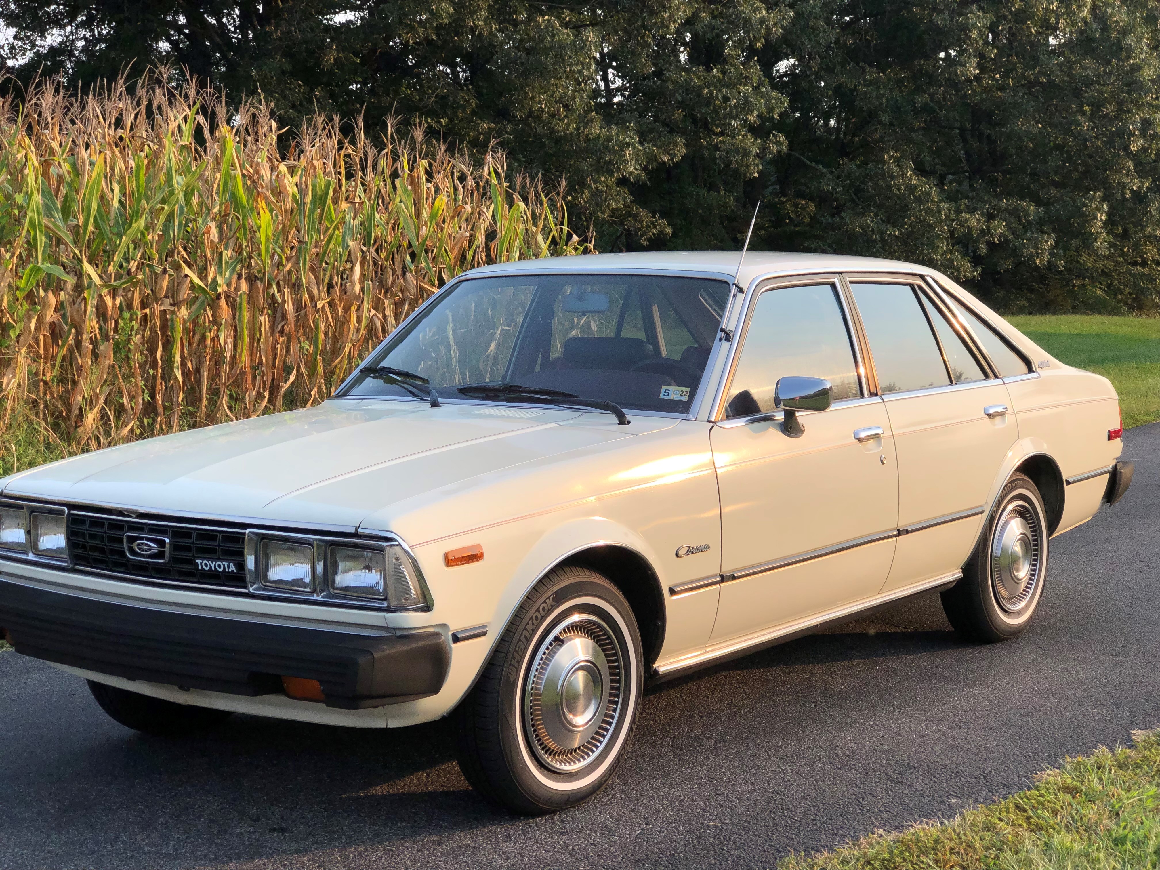 TOYOTA CORONA