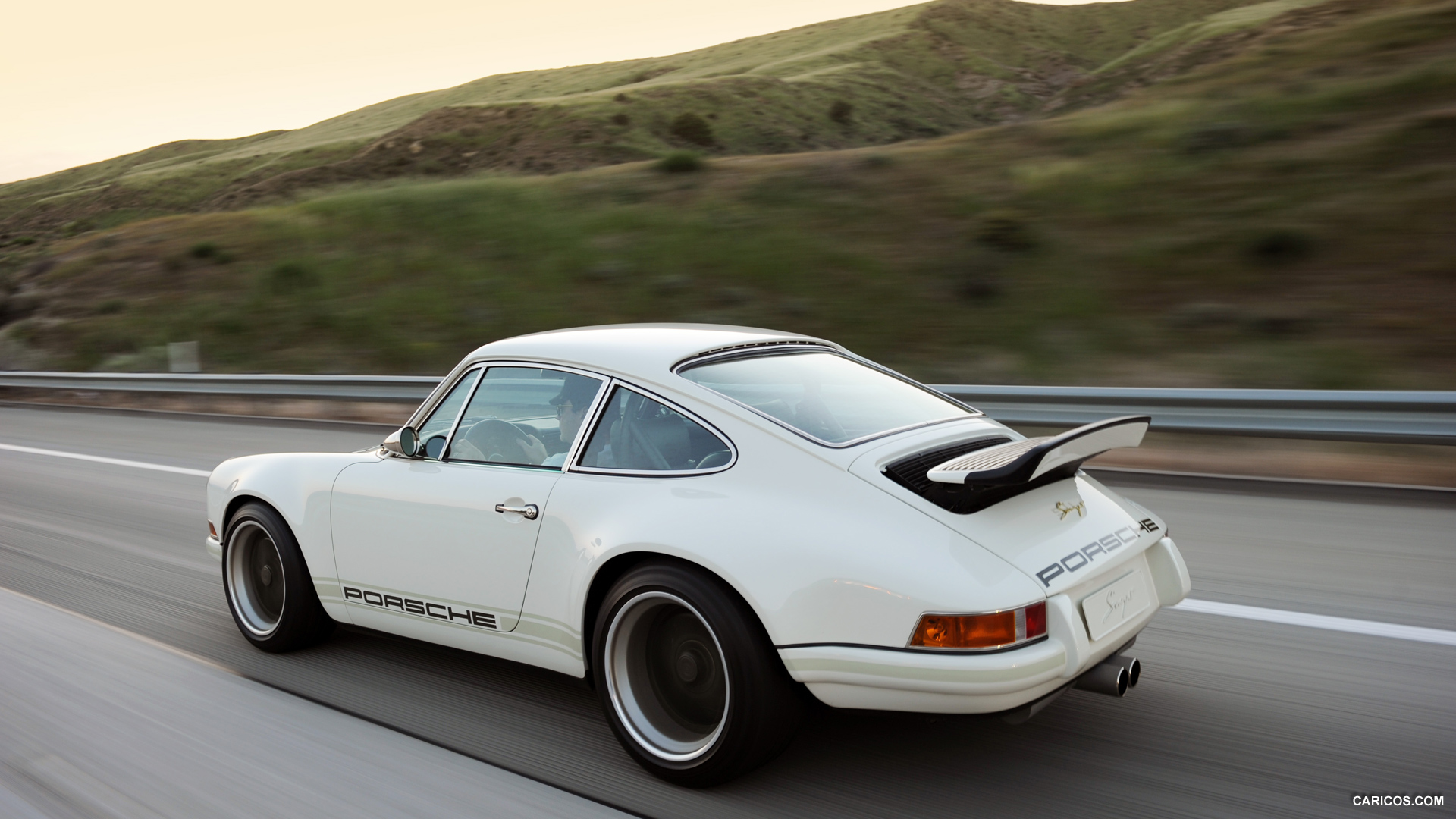 Singer Porsche 911 White