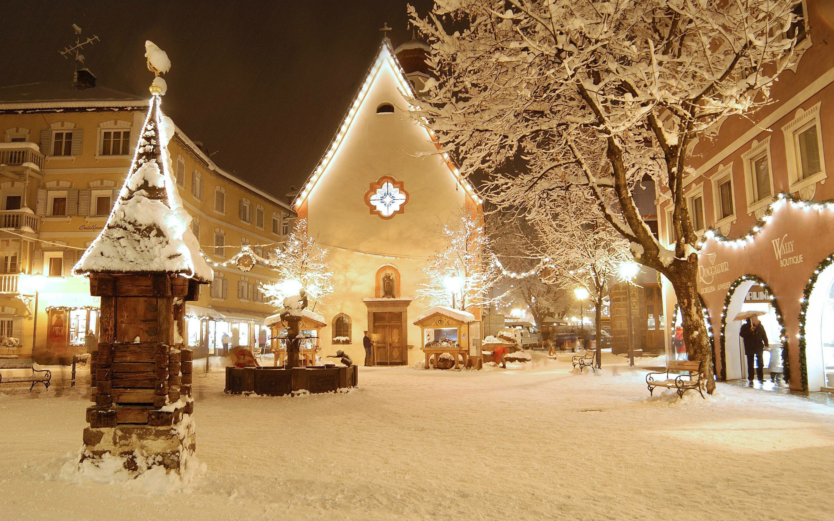Christmas Village Wallpaper (image inside)