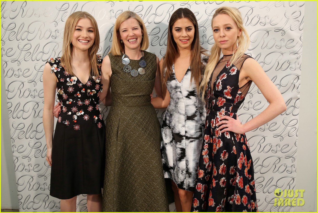 Mr. Robot's Portia Doubleday Totally Slayed During NYFW!: Photo 3583636 New York Fashion Week Winter, Lorenza Izzo, Monty Jackson, Portia Doubleday, Skyler Samuels Photo. Just Jared: Entertainment News