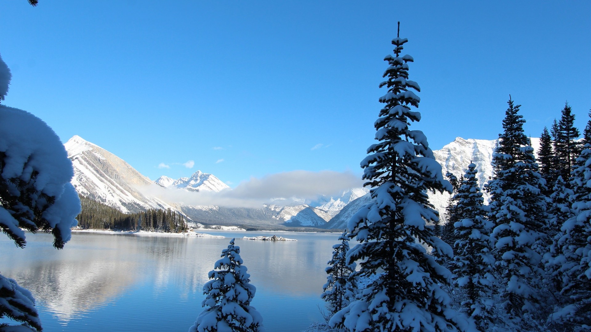 Winter, snow, lake, mountains. picture, photo, desktop wallpaper