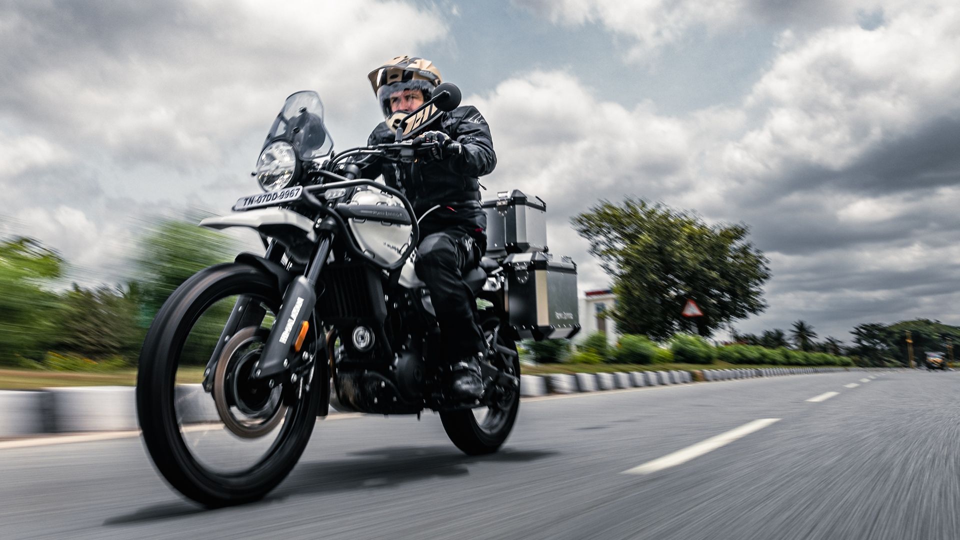Royal Enfield Himalayan 452: New Pics