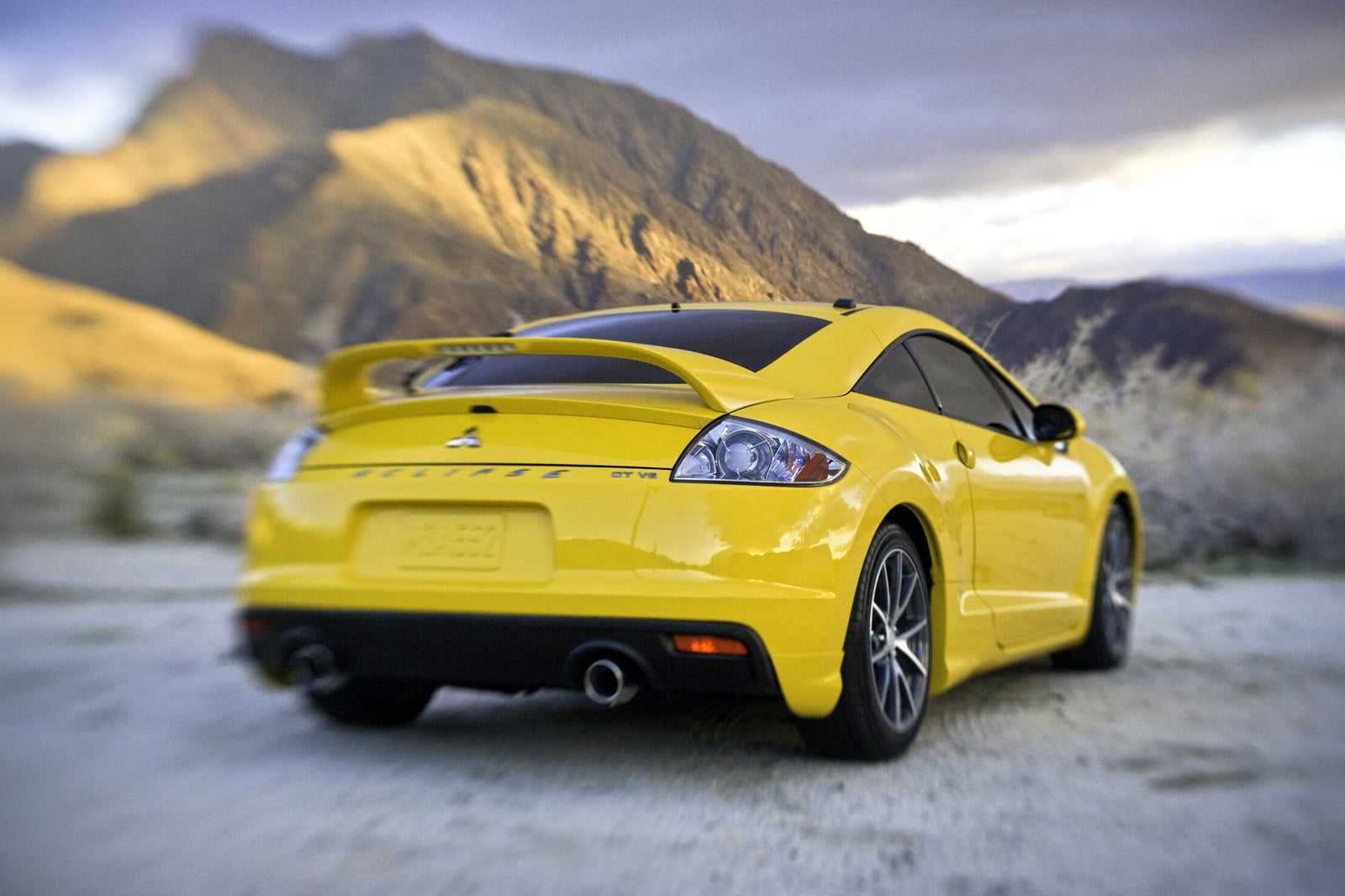 Mitsubishi Eclipse Coupe Exterior Photo