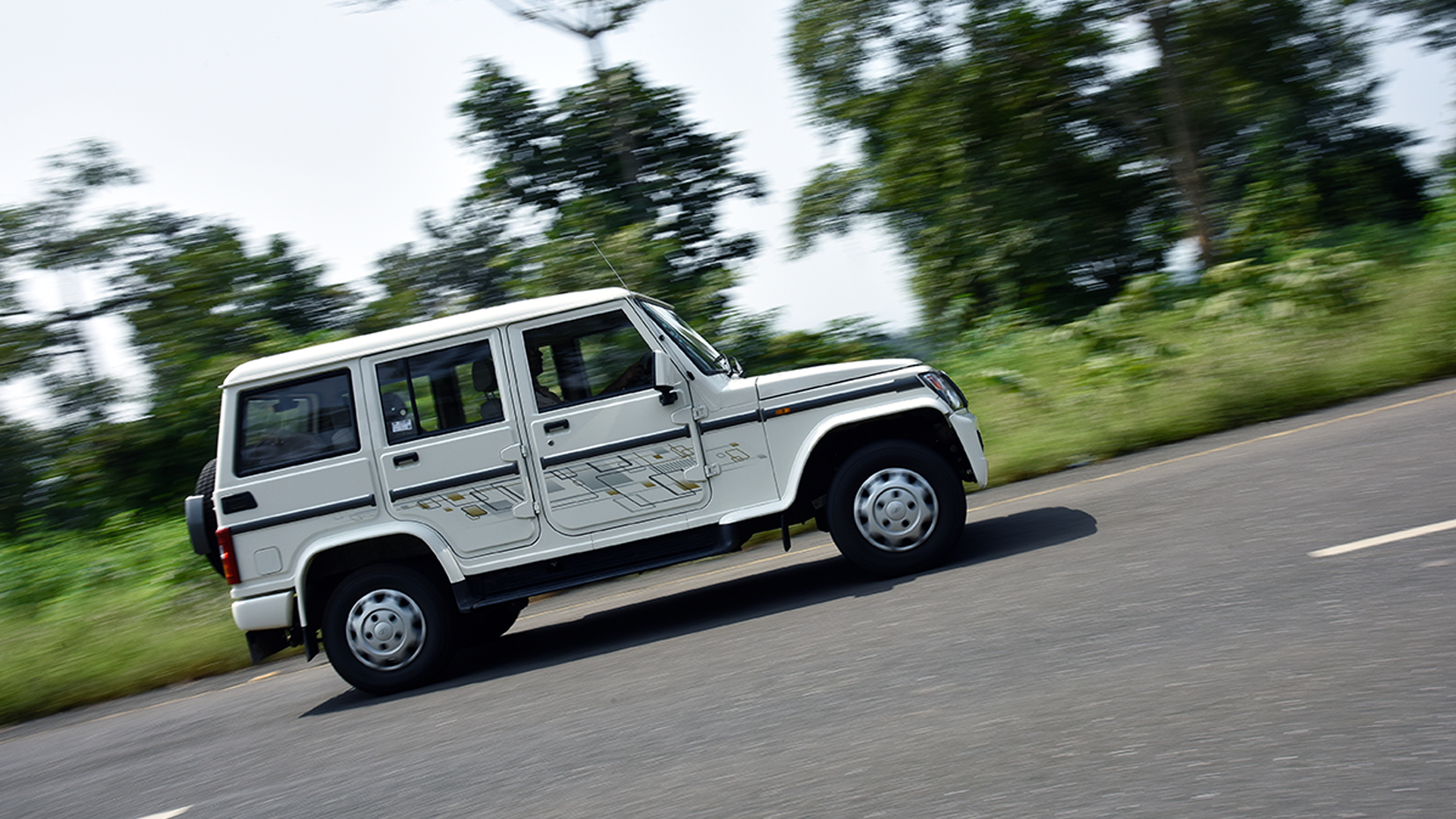 Mahindra Bolero 2020 B4 in India, Mileage, Reviews, Colours, Specification, Image