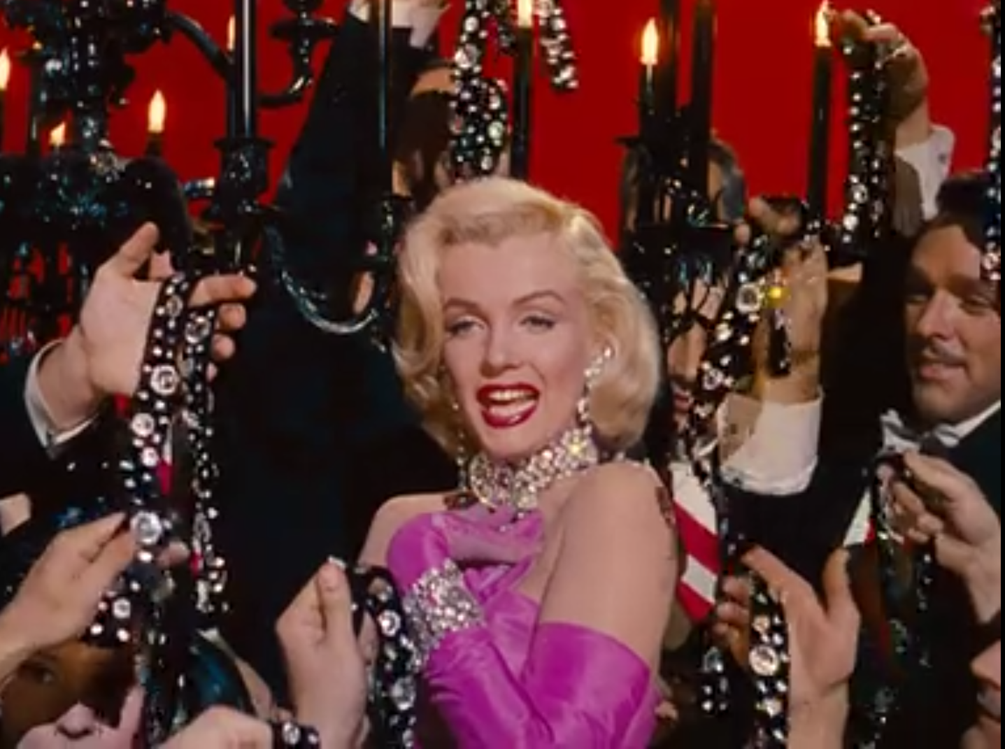 GENTLEMEN PREFER BLONDES: Scenessential