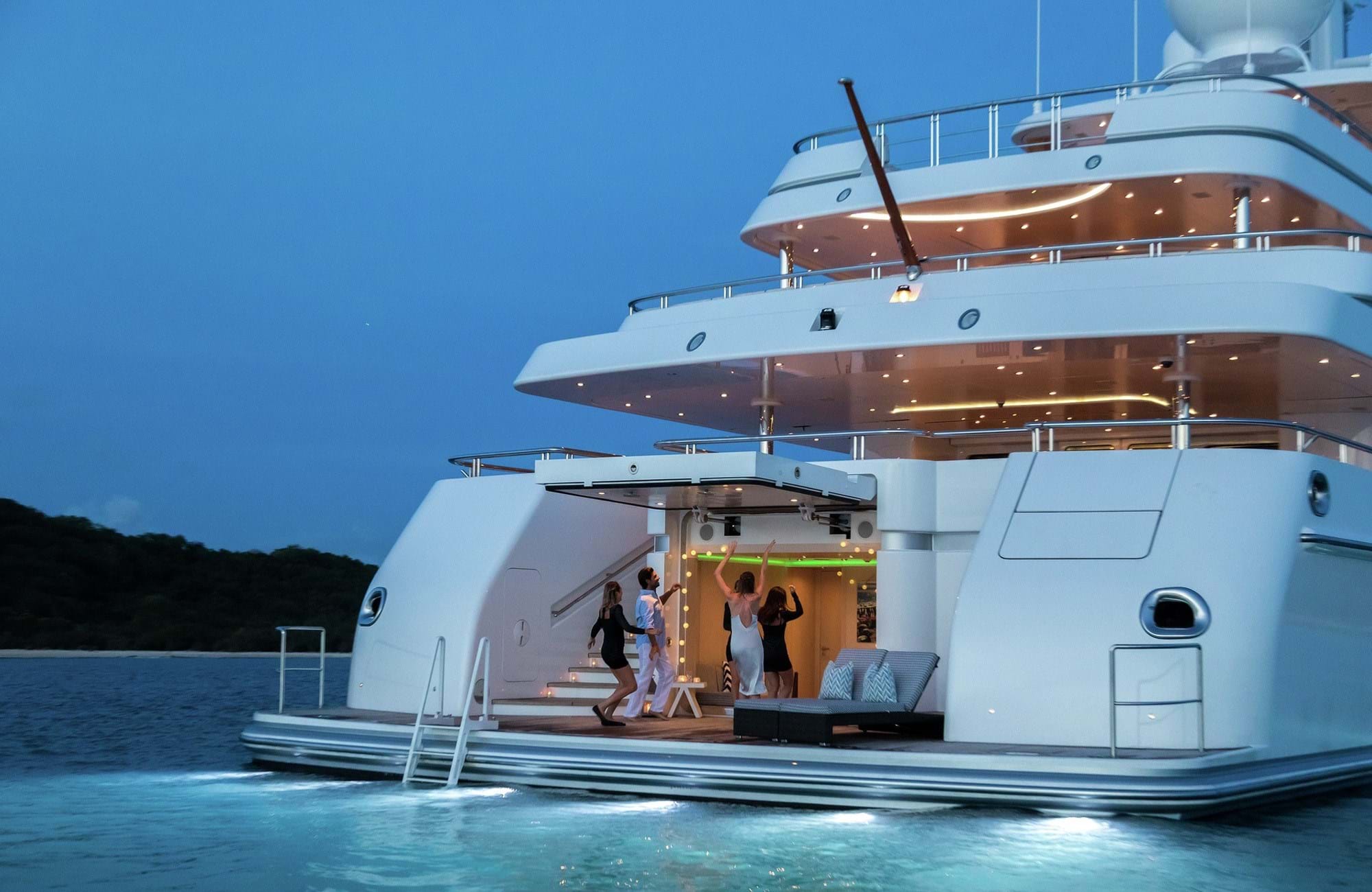 Superyachts, Luxury Mega Yachts & Charter