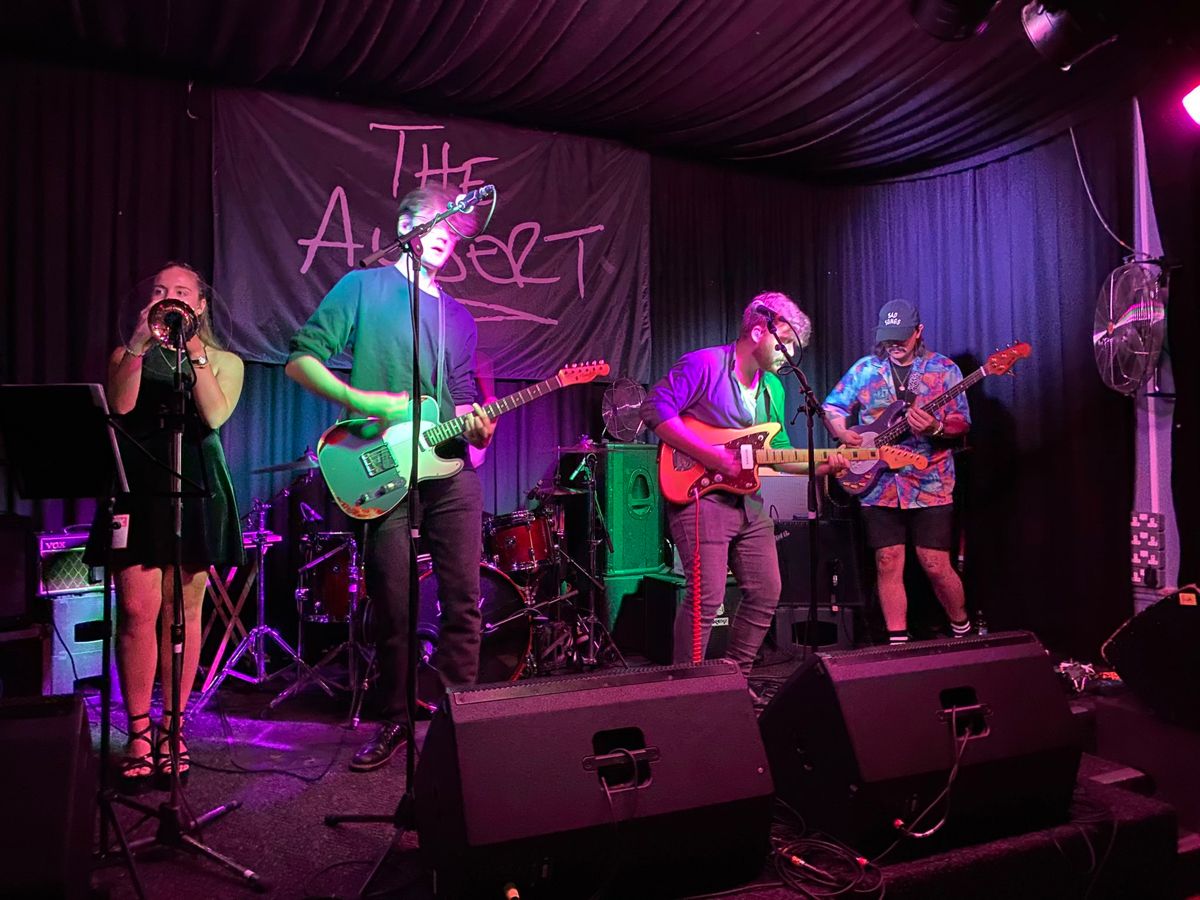 lovejoy. Fall out boy concert, Pretty