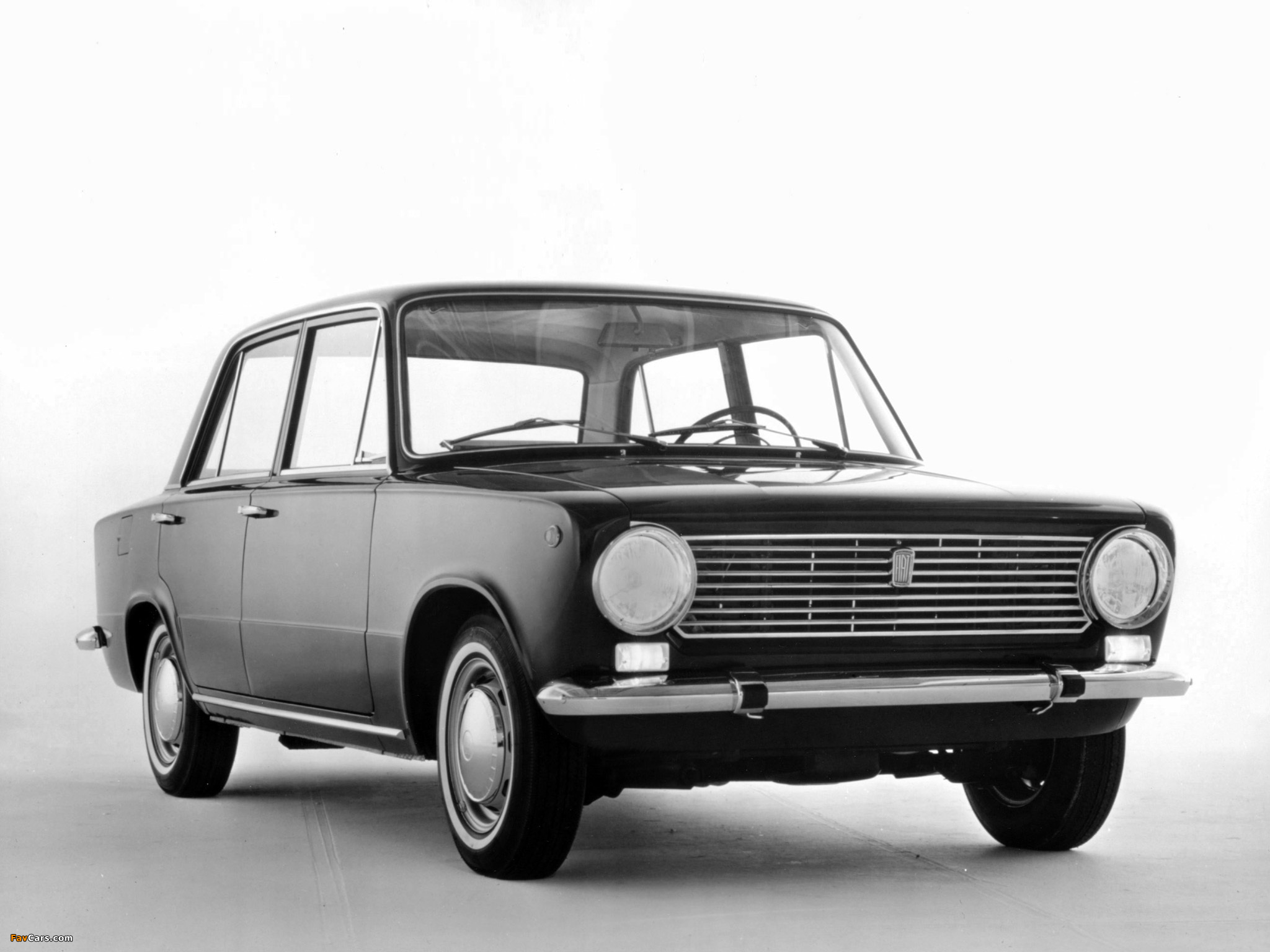 2101 какая машина. Fiat 124 1966. Фиат 124 фамилиаре. Жигули Фиат 124. Фиат 124 и ВАЗ 2101.