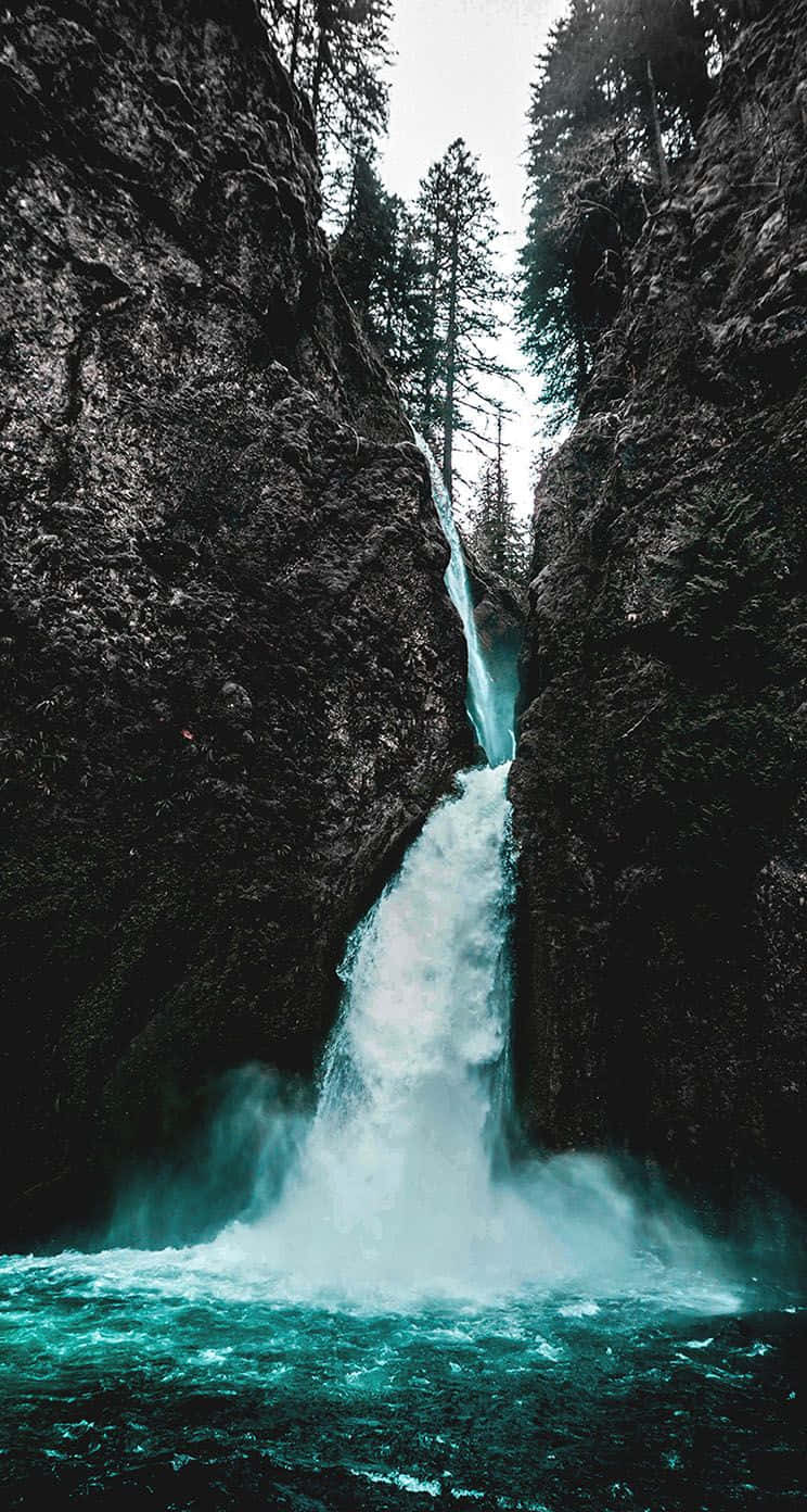 iPhone Waterfall Wallpaper