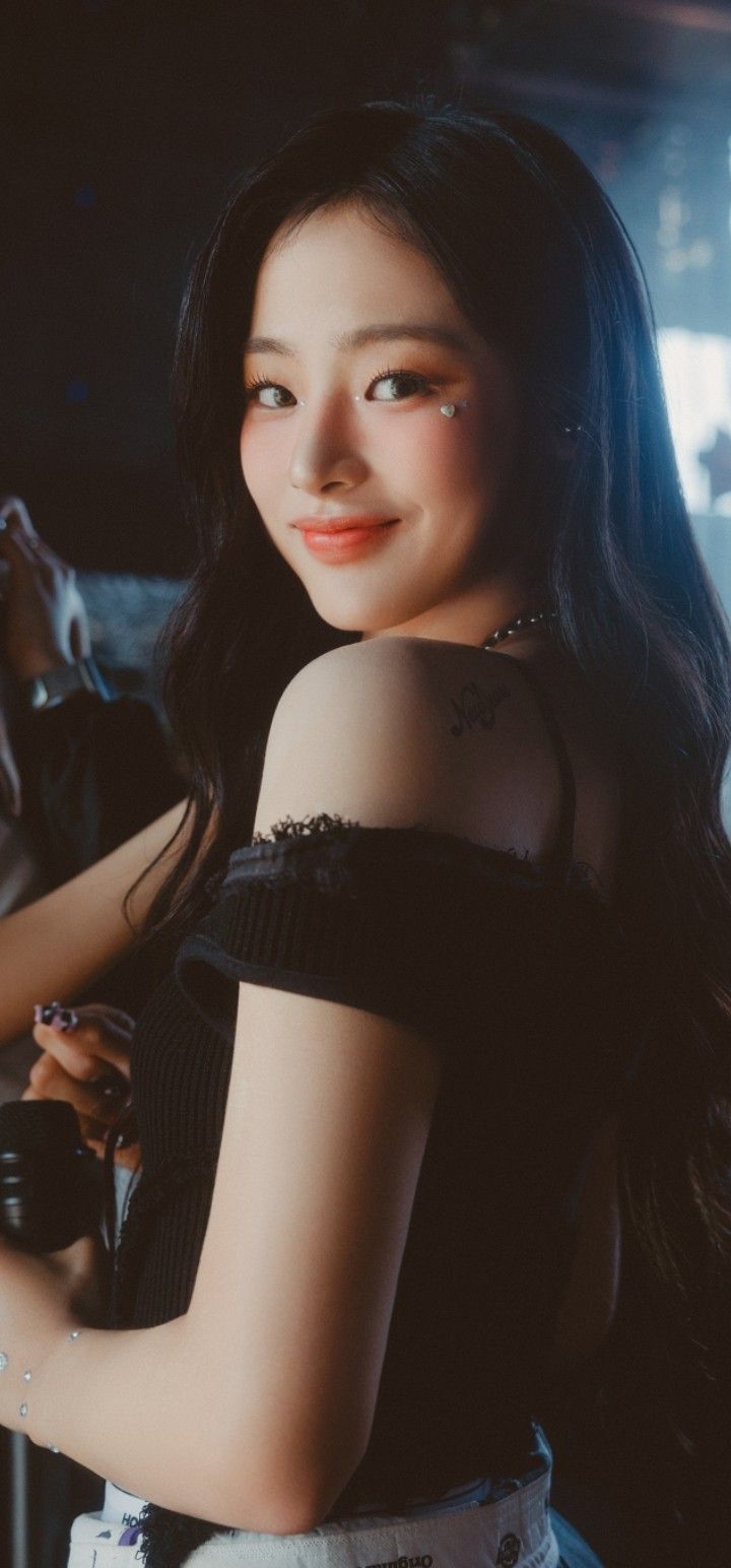 NewJeans MINJI WALLPAPER. New jeans