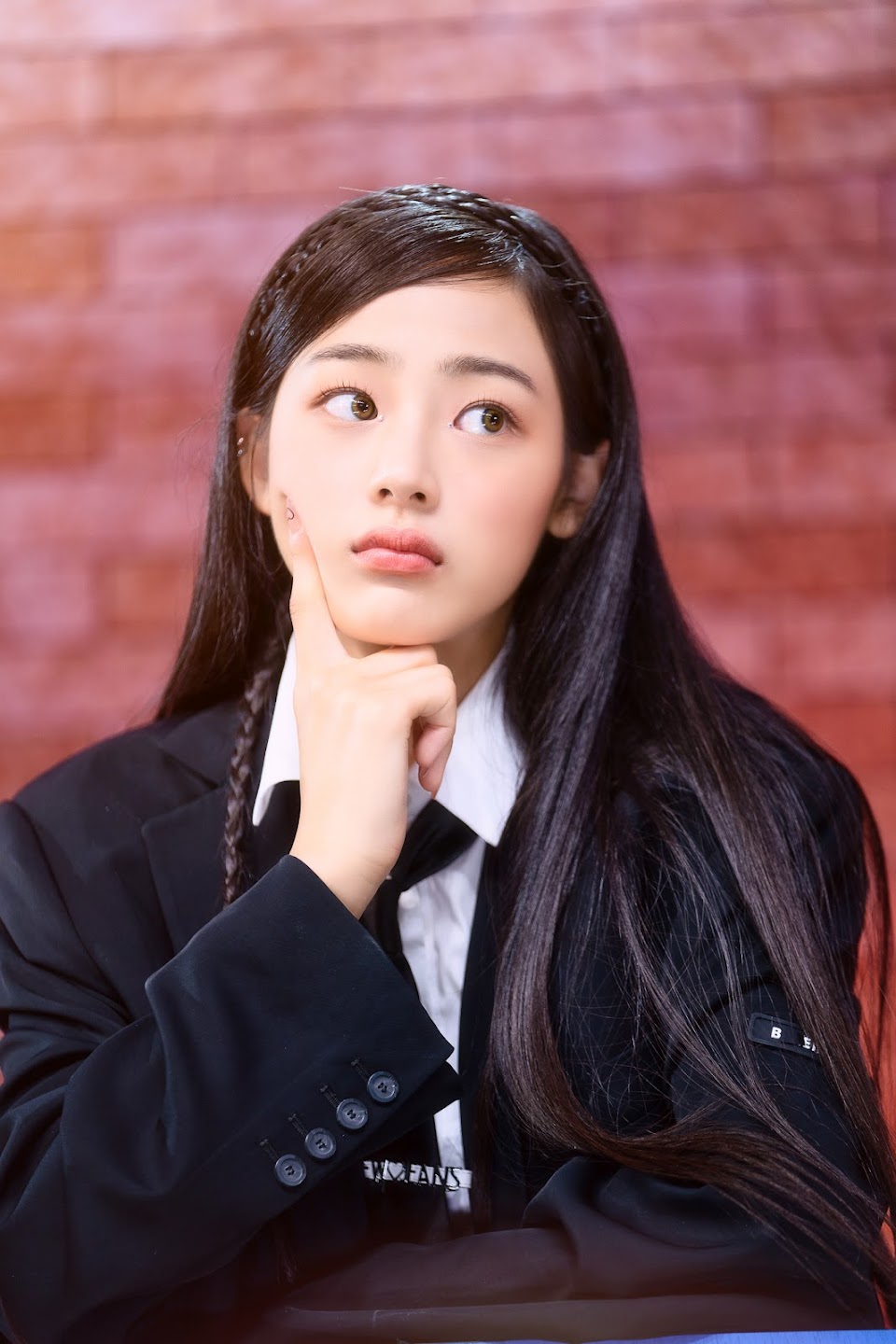 Gorgeous HD Stage Picture Of NewJeans