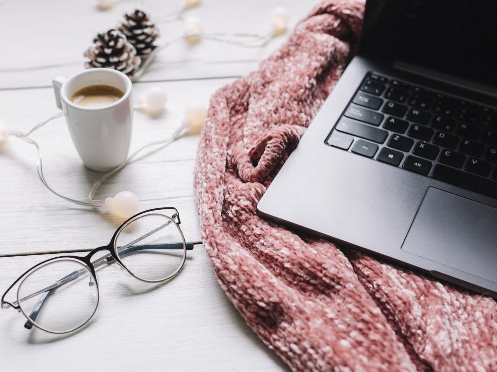 Download wallpaper winter, scarf
