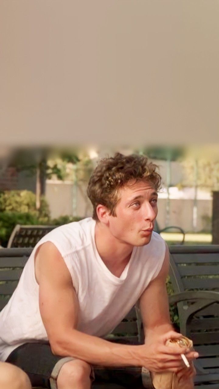 Lip Gallagher wallpaper. Jeremy allen white, Lip gallagher, Attractive people