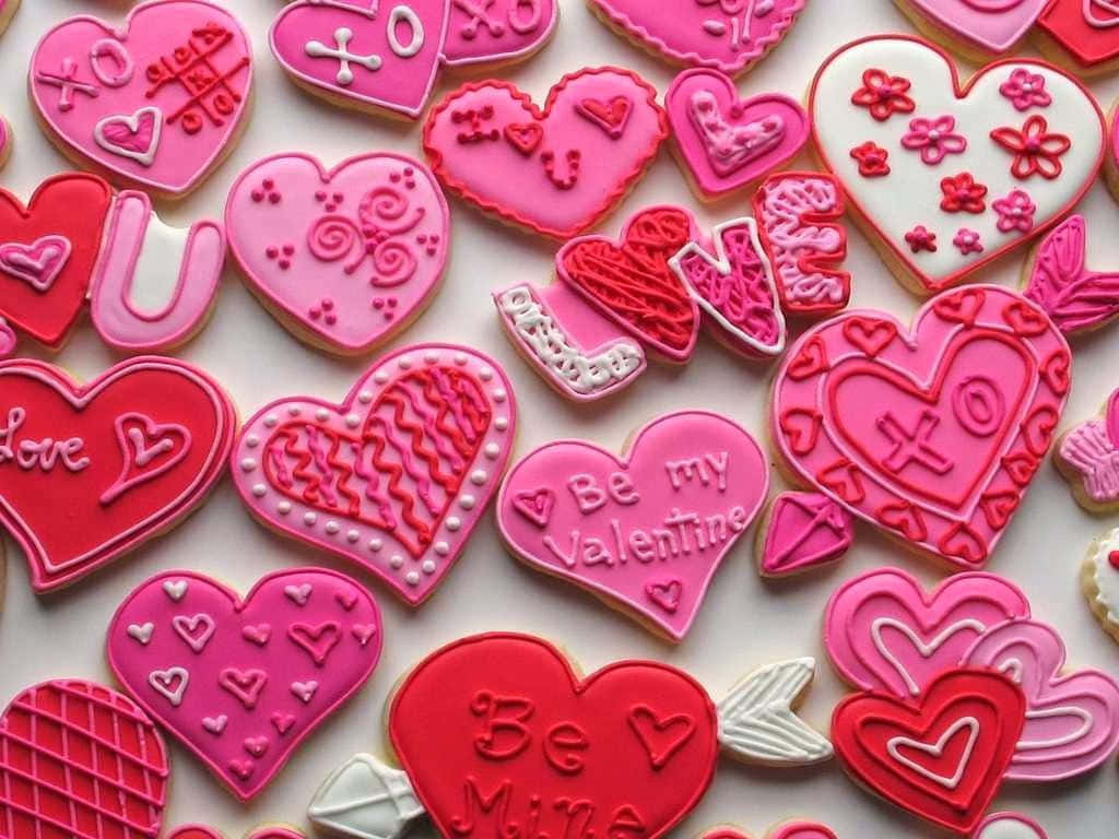 Download Cute Valentine Pink Cookies Wallpaper