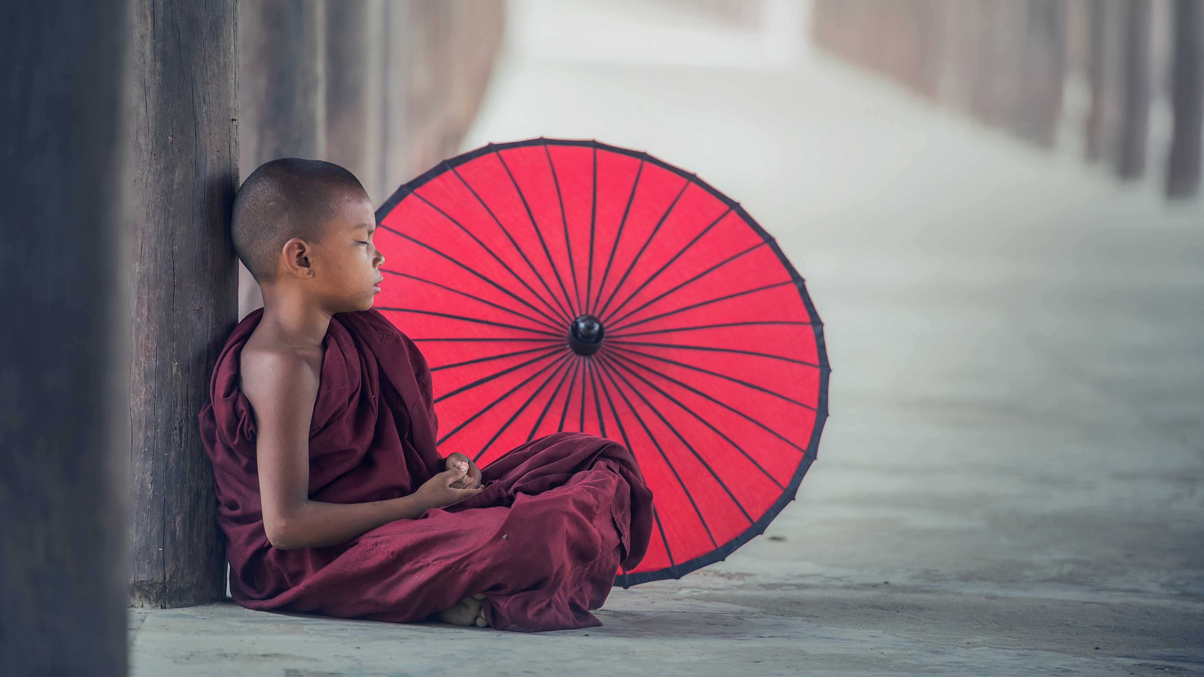 Image child Boys Monk Asiatic sit Uniform Umbrella 3840x2160