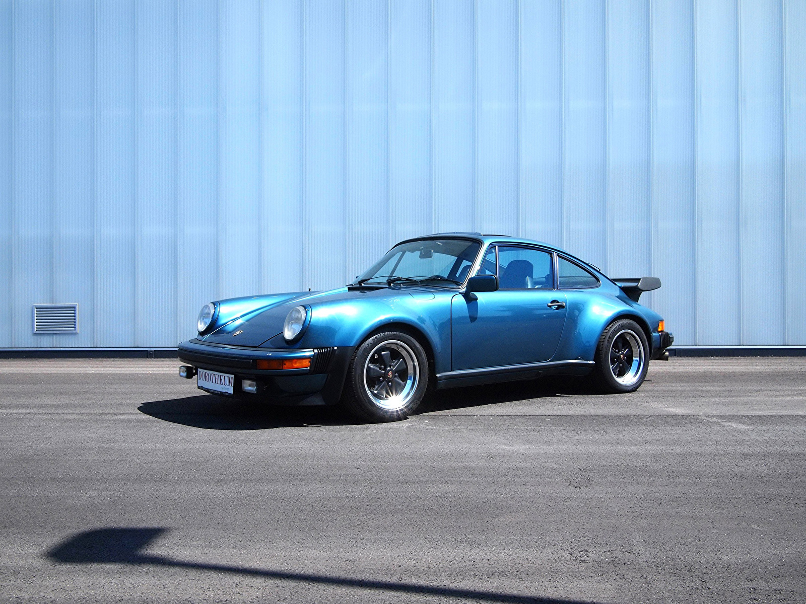 Desktop Wallpaper Porsche 1979 911 Turbo antique Light 1600x1200