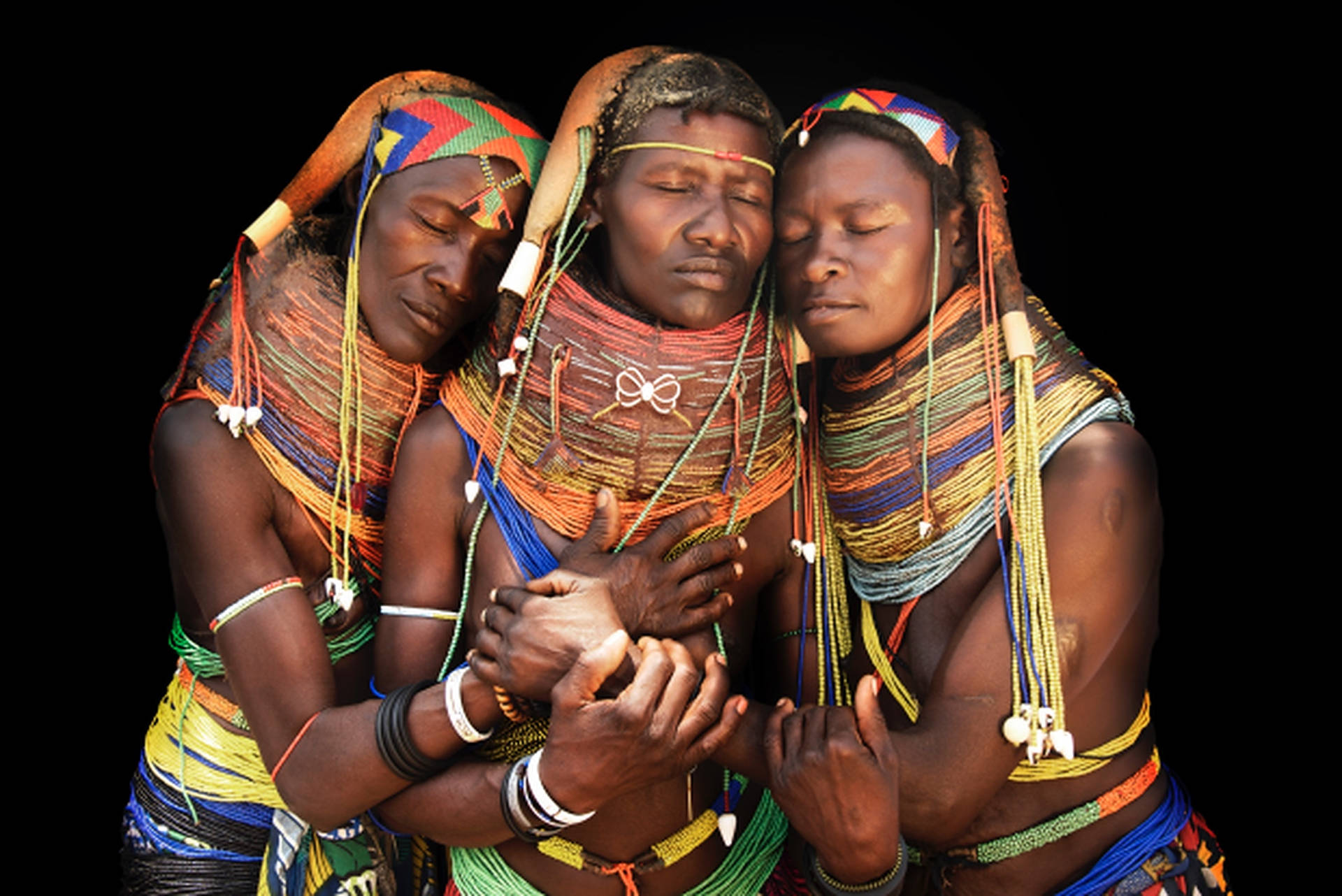 Download Angola Tribal Women Wallpaper