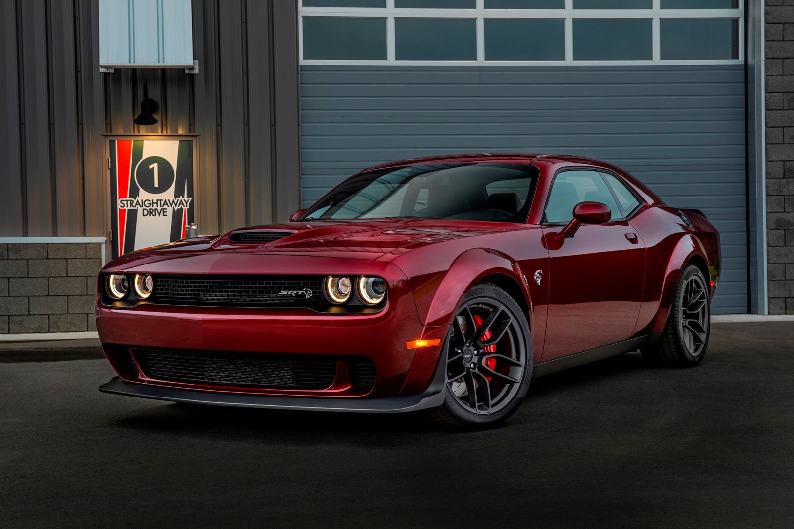 Dodge Challenger SRT Hellcat Exterior Photo