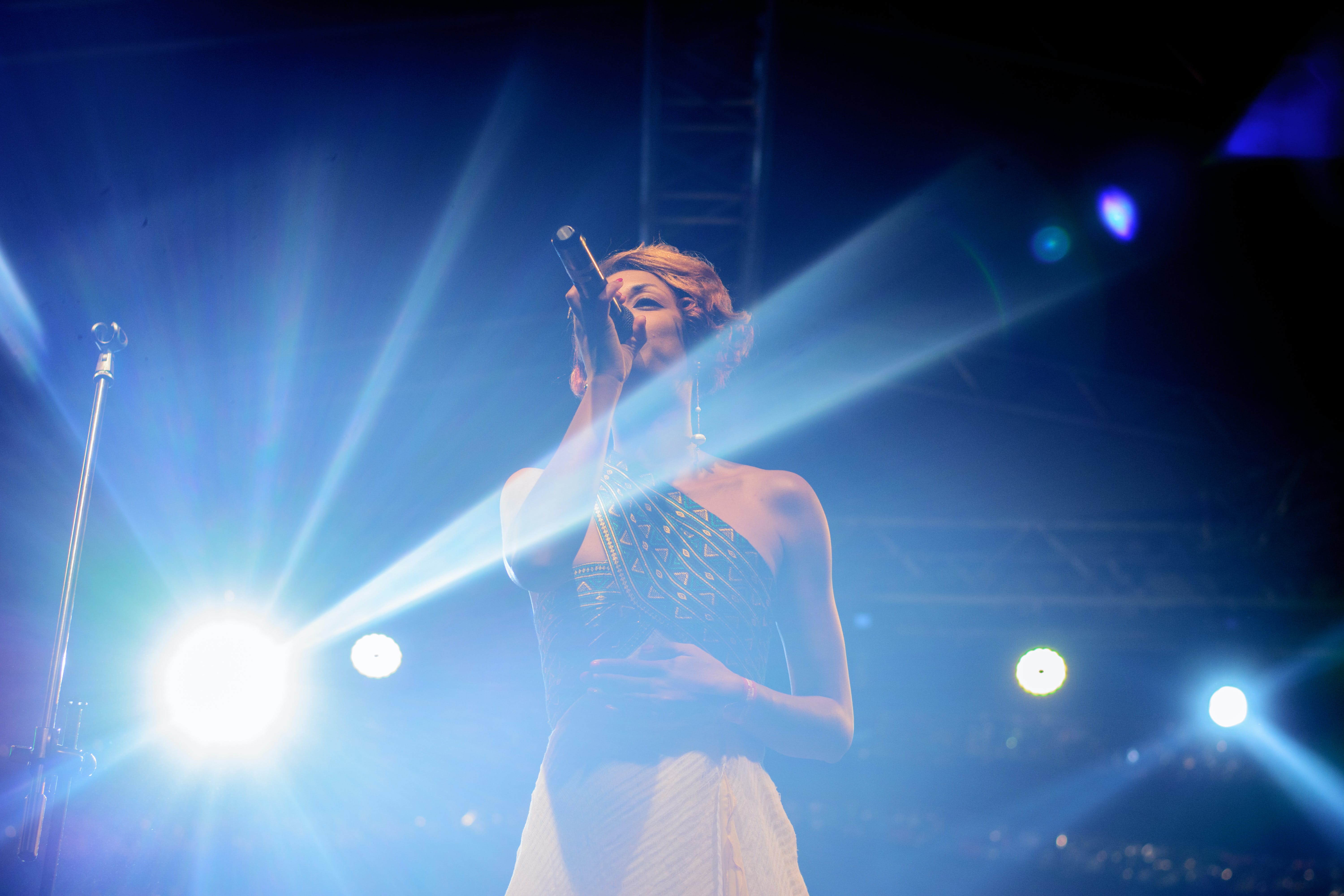 Female Singer Photo, Download The BEST Free Female Singer & HD Image