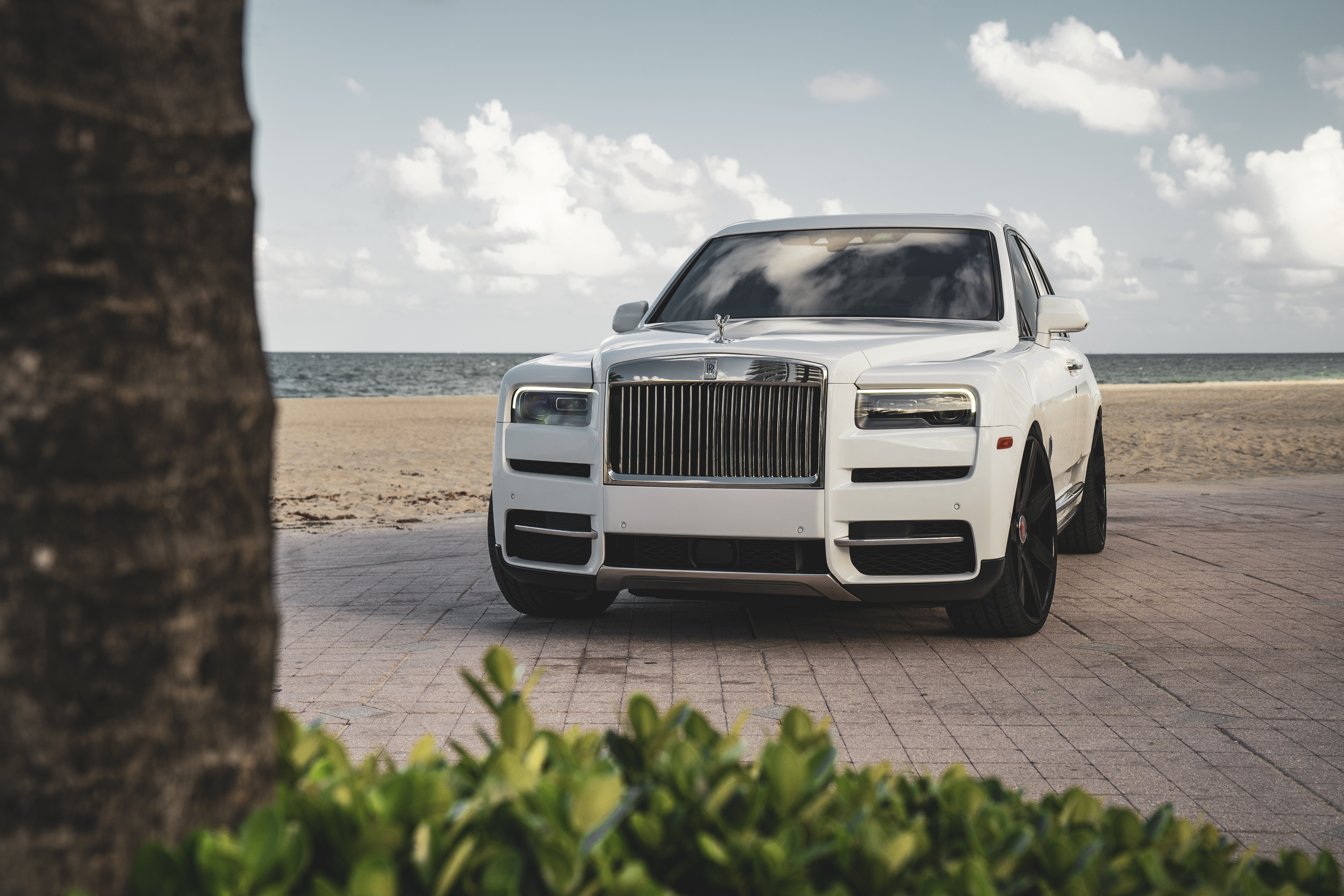 Download Vehicle Rolls Royce Cullinan 4k Ultra HD Wallpaper
