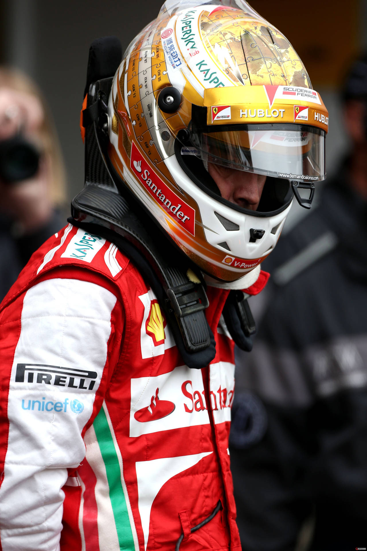 Download Fernando Alonso Puzzle Helmet Wallpaper
