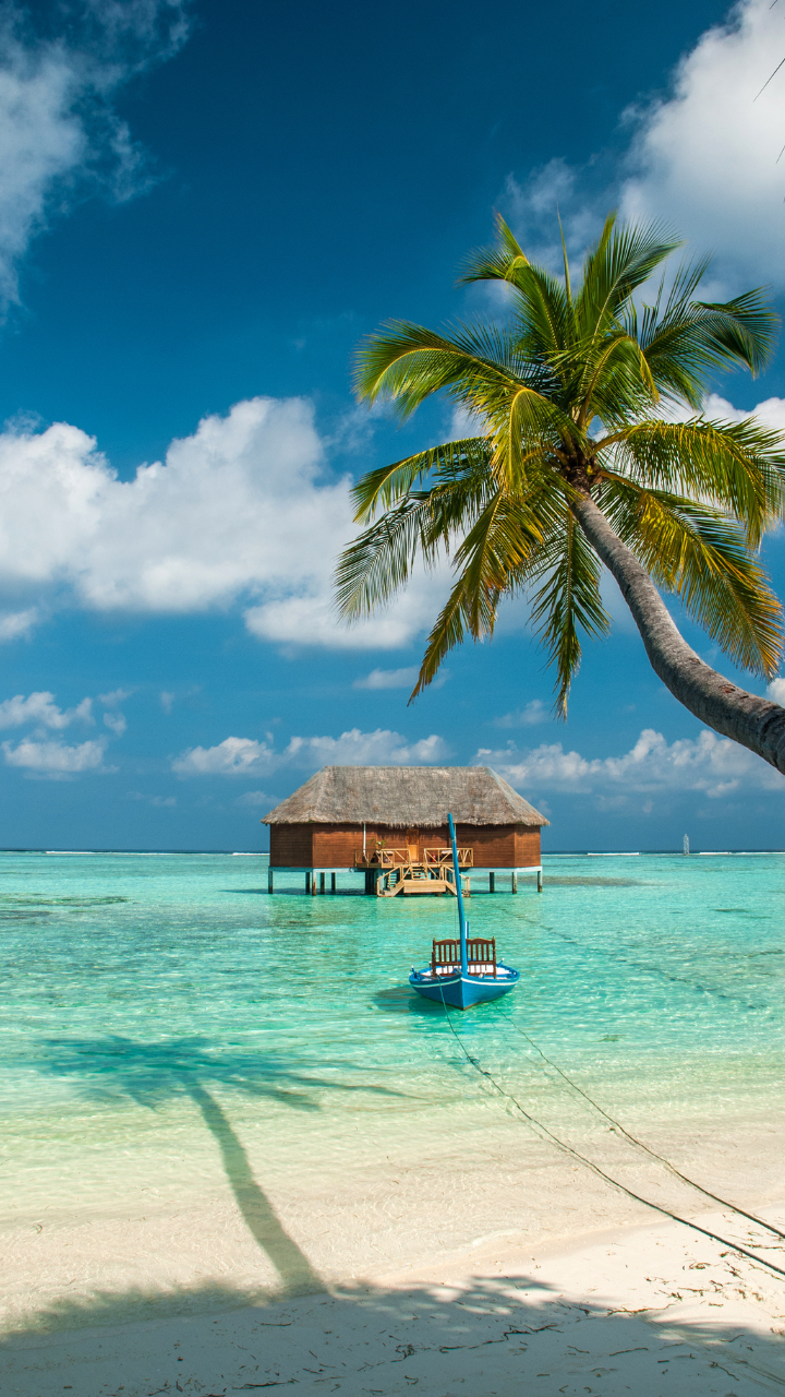 Beautiful Maldives Islands for an ideal summer getaway