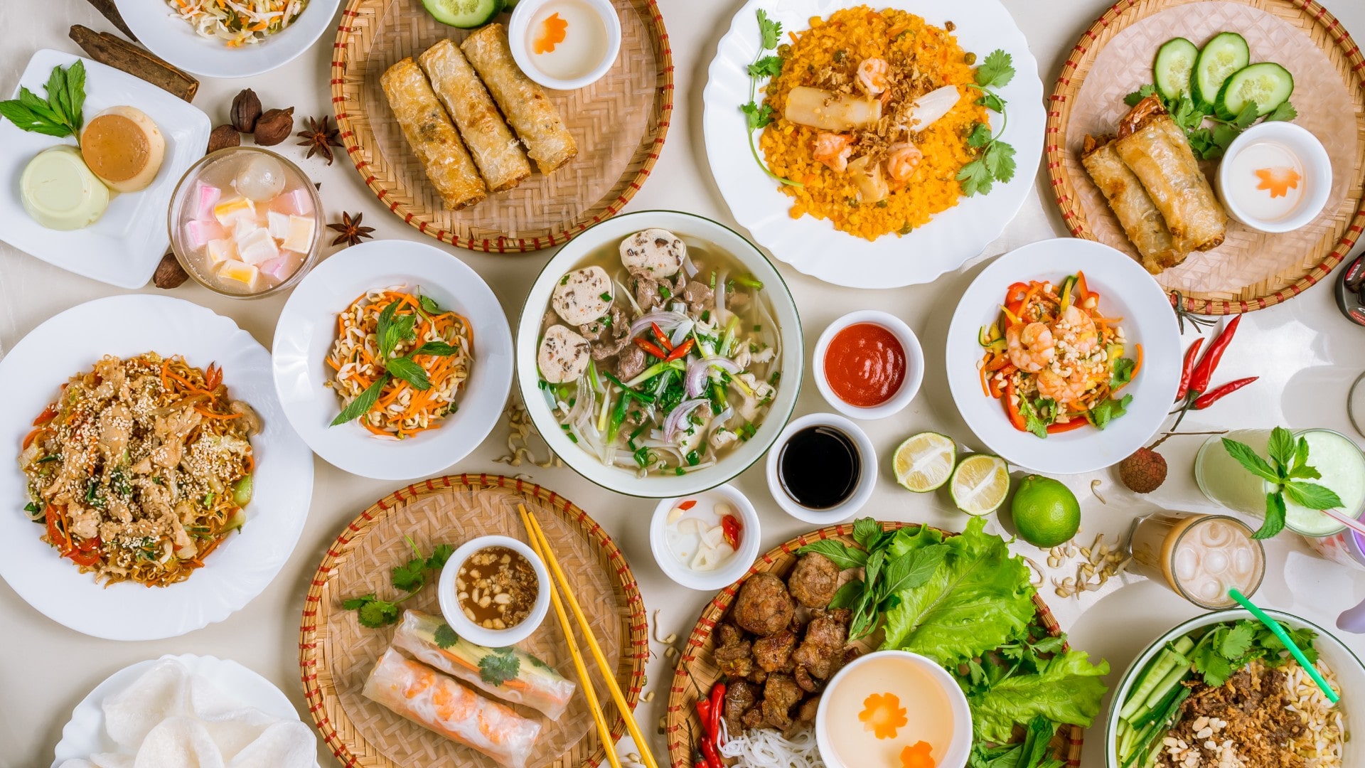 Best Food in Vietnam: 14 Famous Dishes
