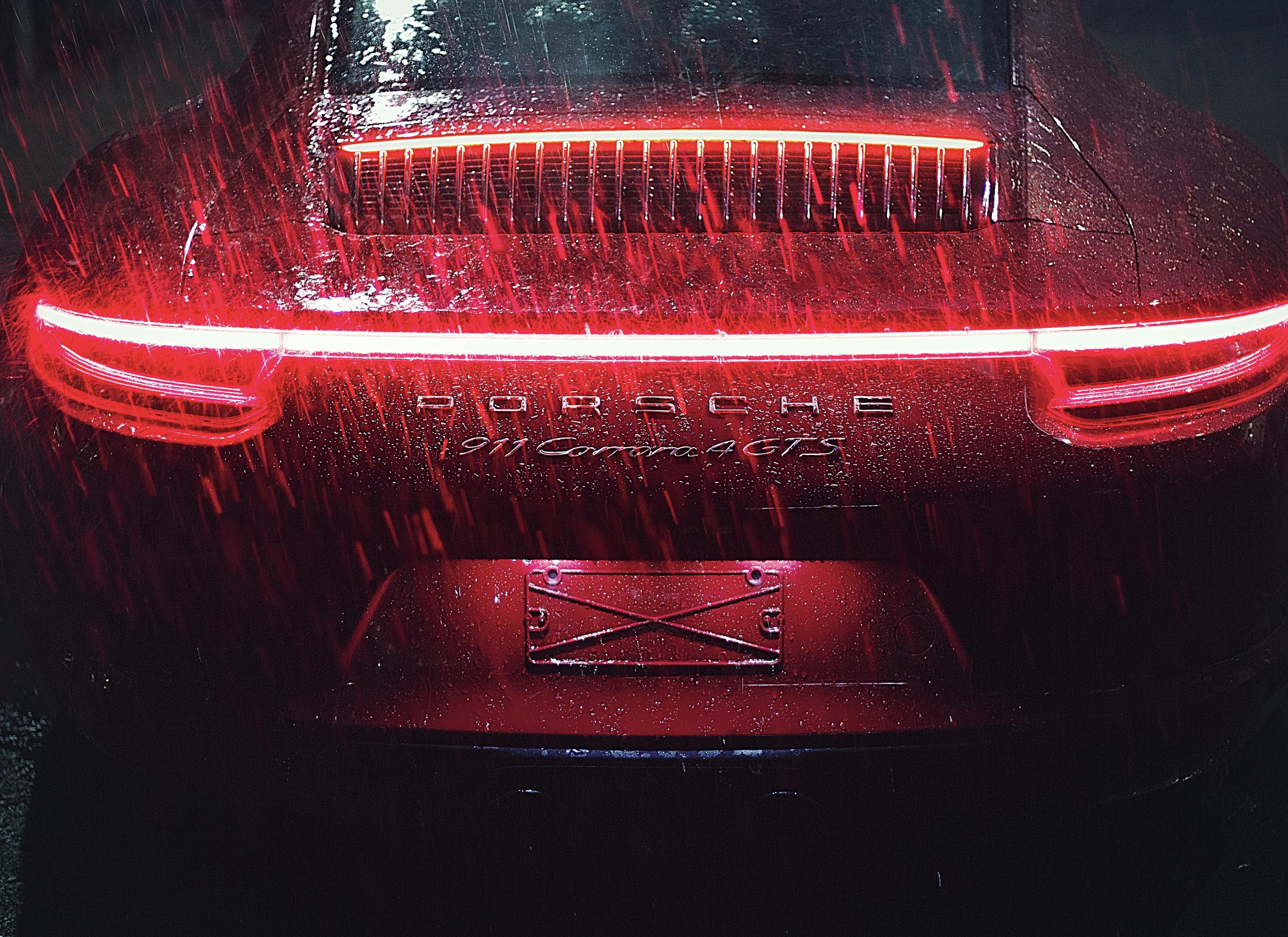 Rainy night with Porsche