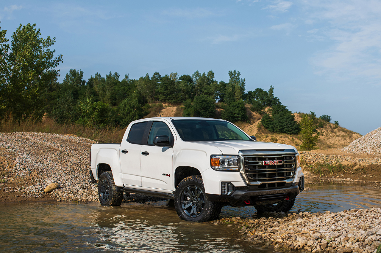 image GMC Canyon AT4 Crew Cab Off Road