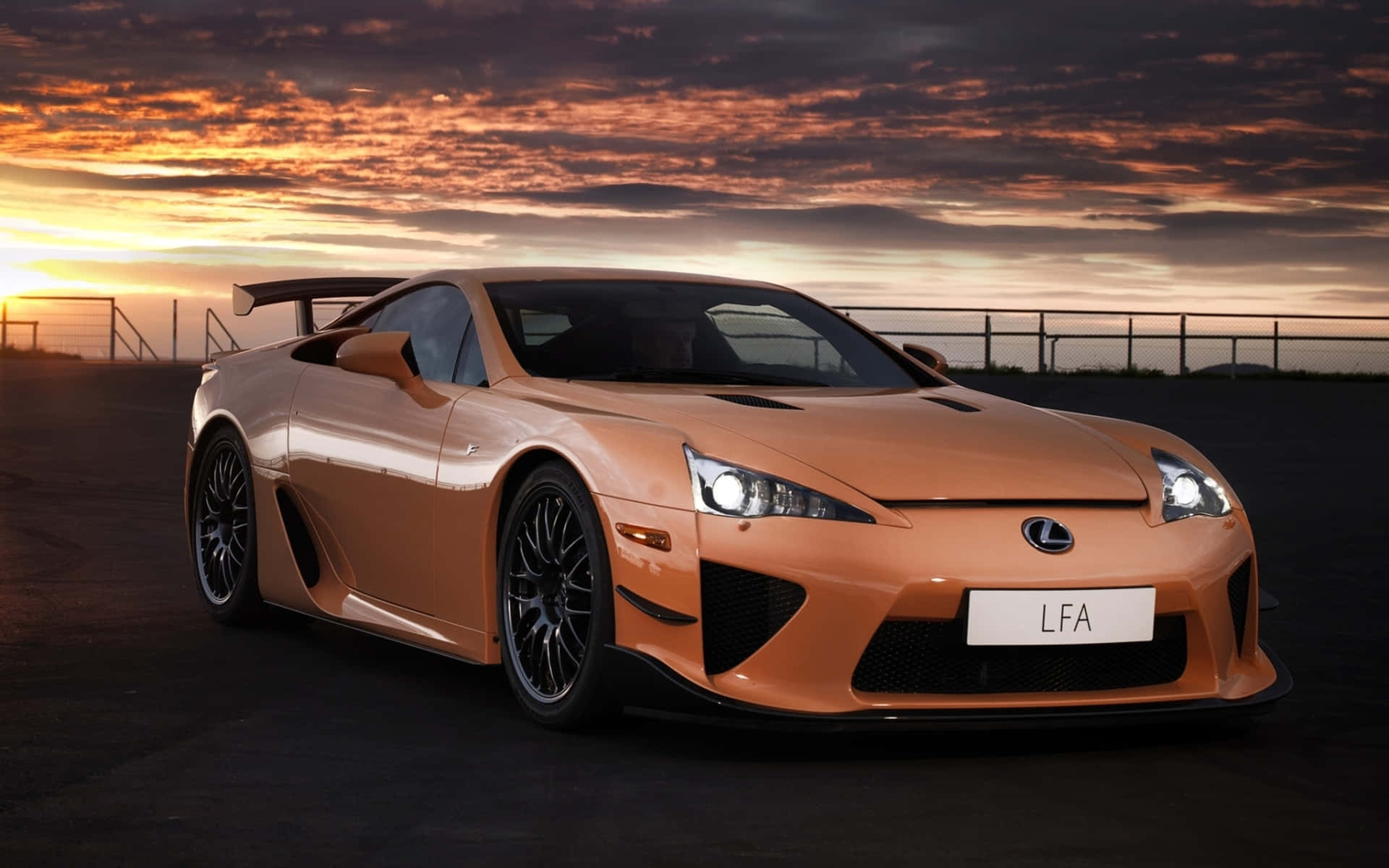 Download Sleek Lexus LFA sports car